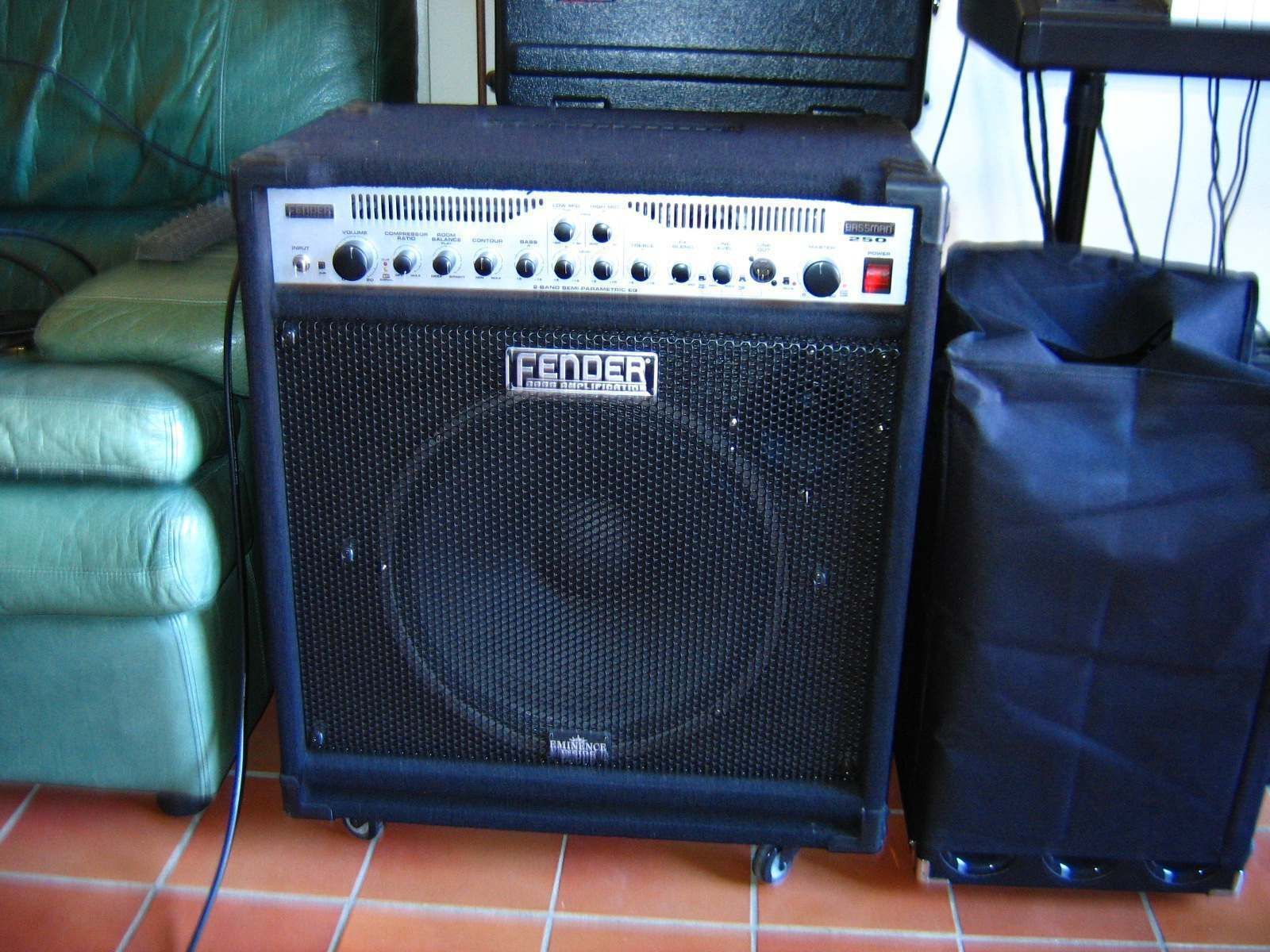 Photo Fender Bassman 250 Combo 1x15 Fender Bassman 250 115 Combo