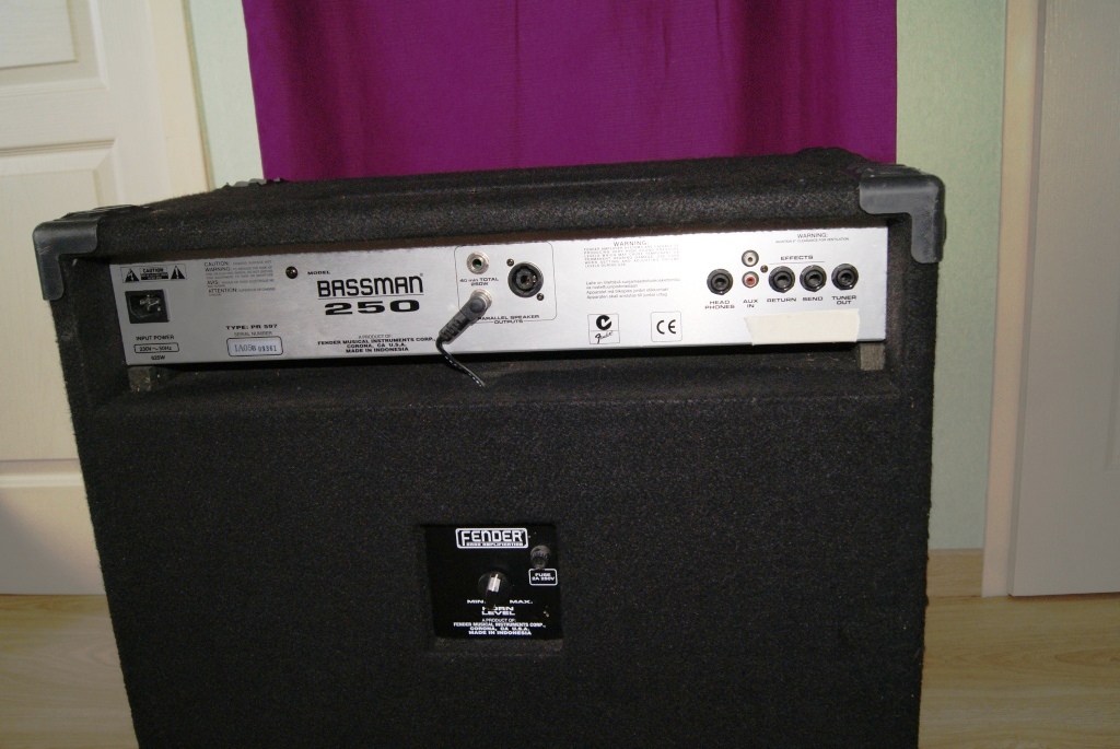 BASSMAN 250 COMBO 2X10 Fender Bassman 250 Combo 2x10 Audiofanzine