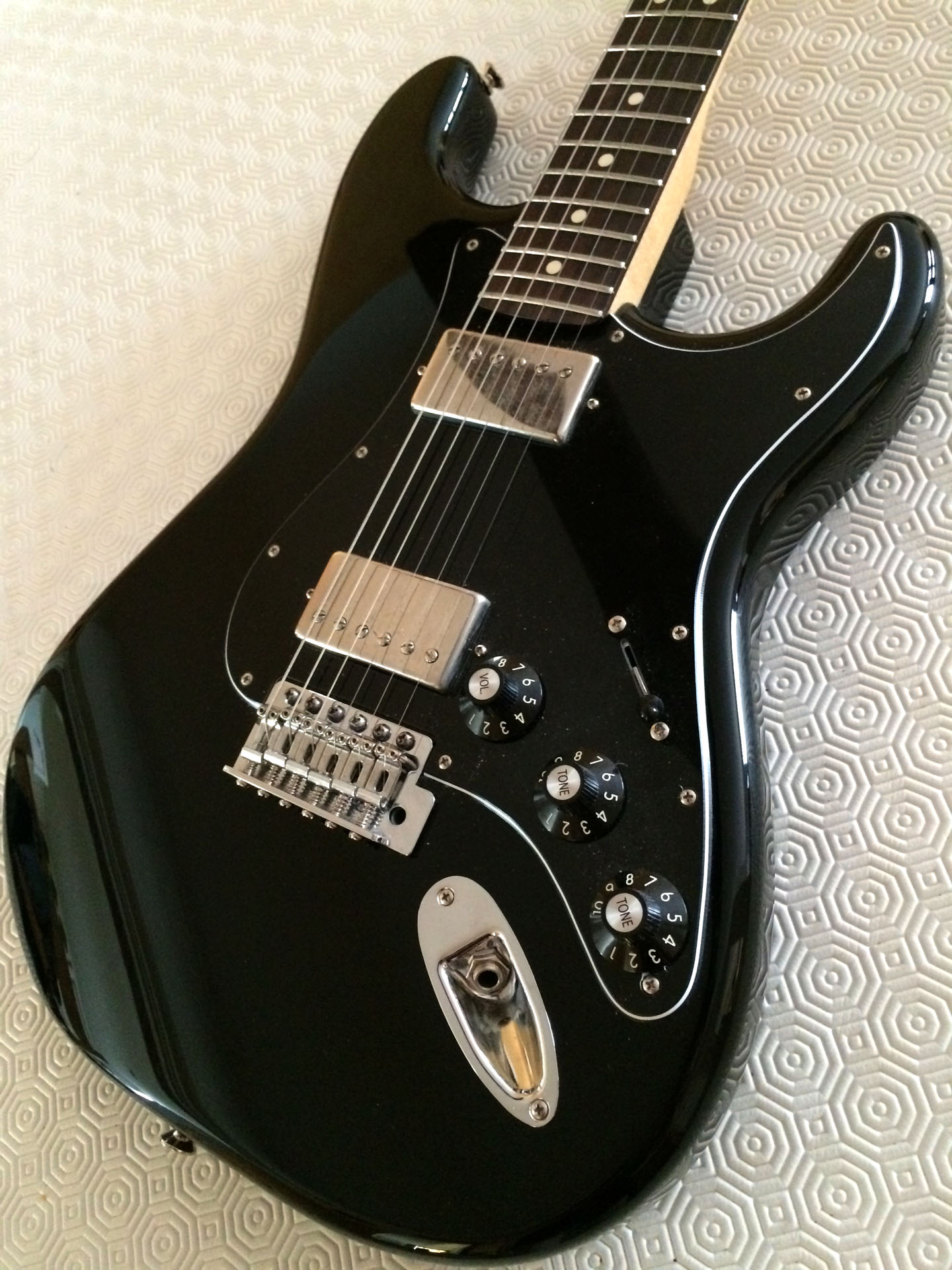 Photo Fender Blacktop Stratocaster HH : Fender Blacktop Stratocaster HH ...