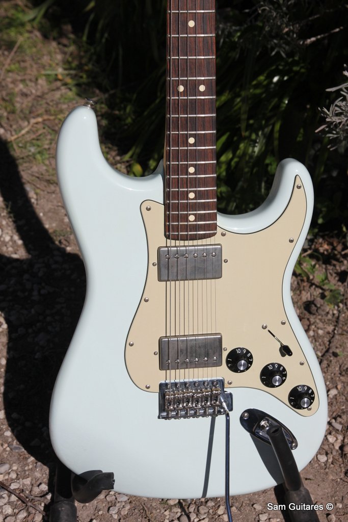 Blacktop Stratocaster HH Fender Blacktop Stratocaster HH Audiofanzine