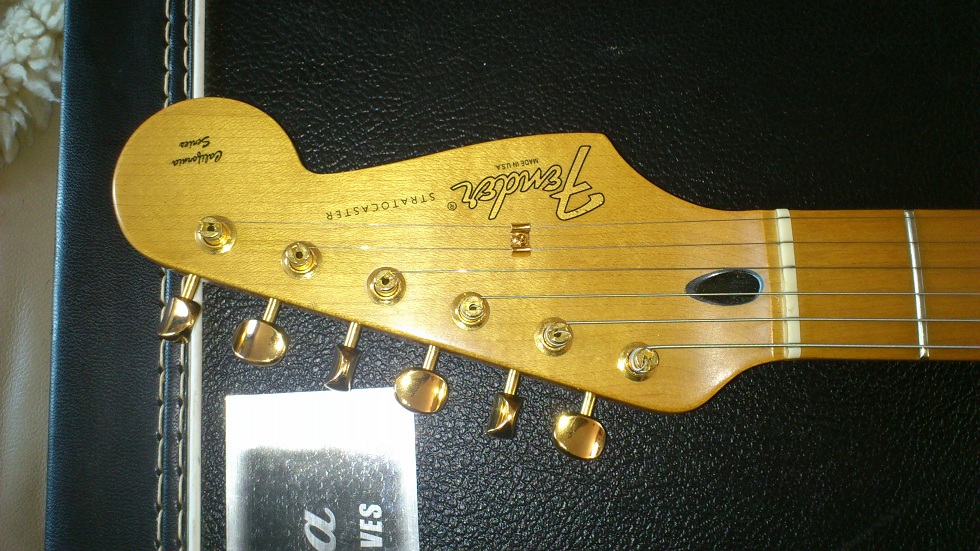Fender California Stratocaster image (281072) Audiofanzine
