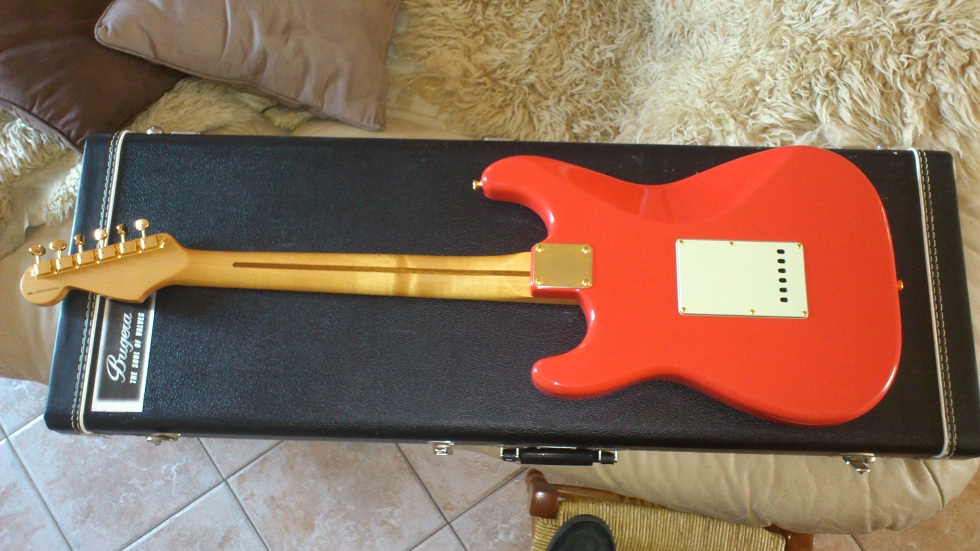 Fender California Stratocaster image (281076) Audiofanzine