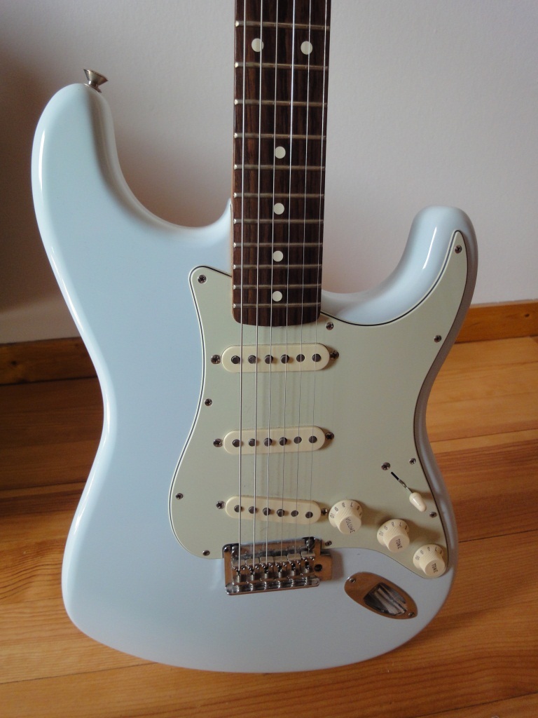 fender classic player '60s stratocaster - sonic blue with rosewood fingerboard