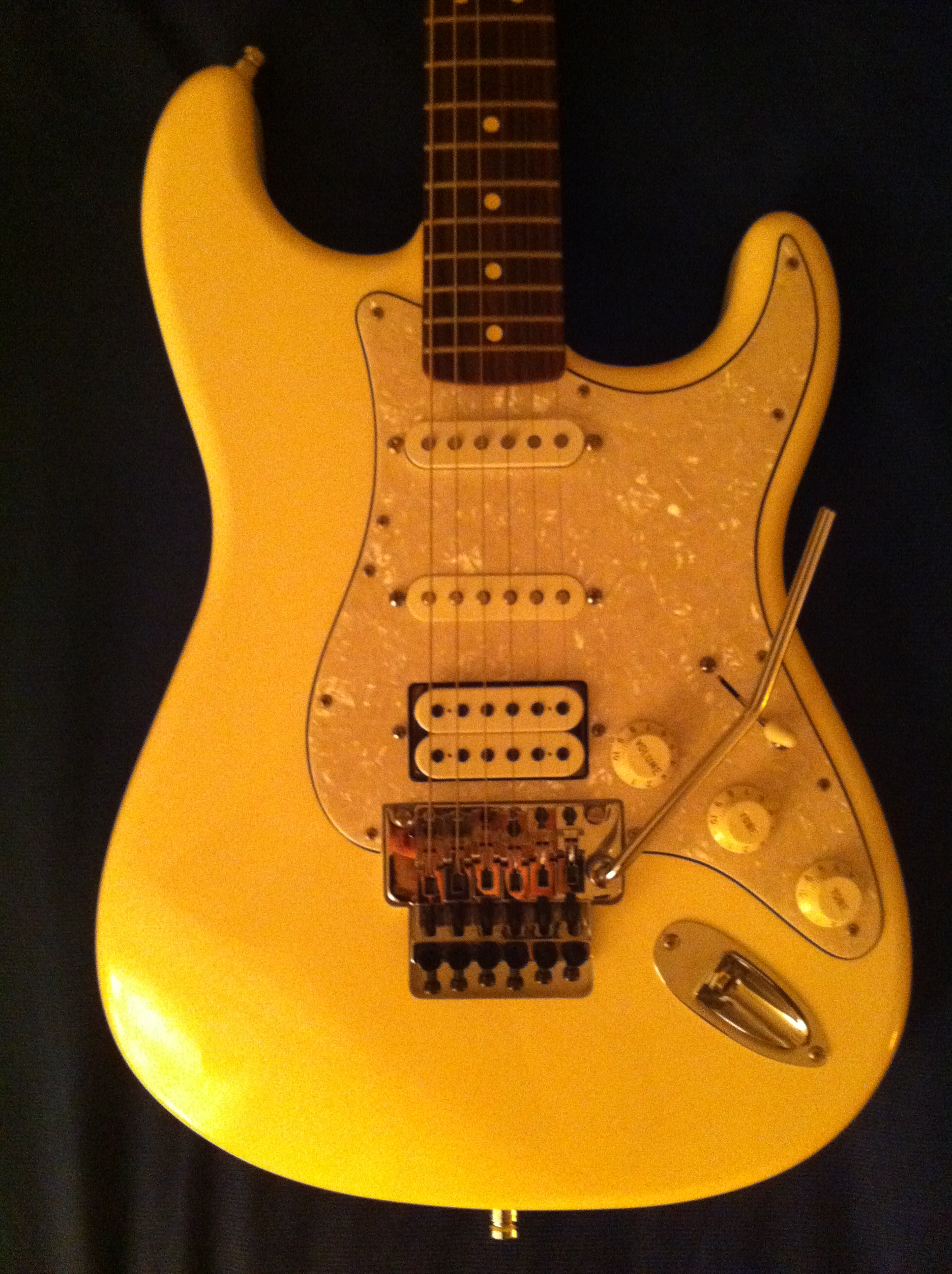 Photo Fender Classic Stratocaster Floyd Rose Fender Classic Series