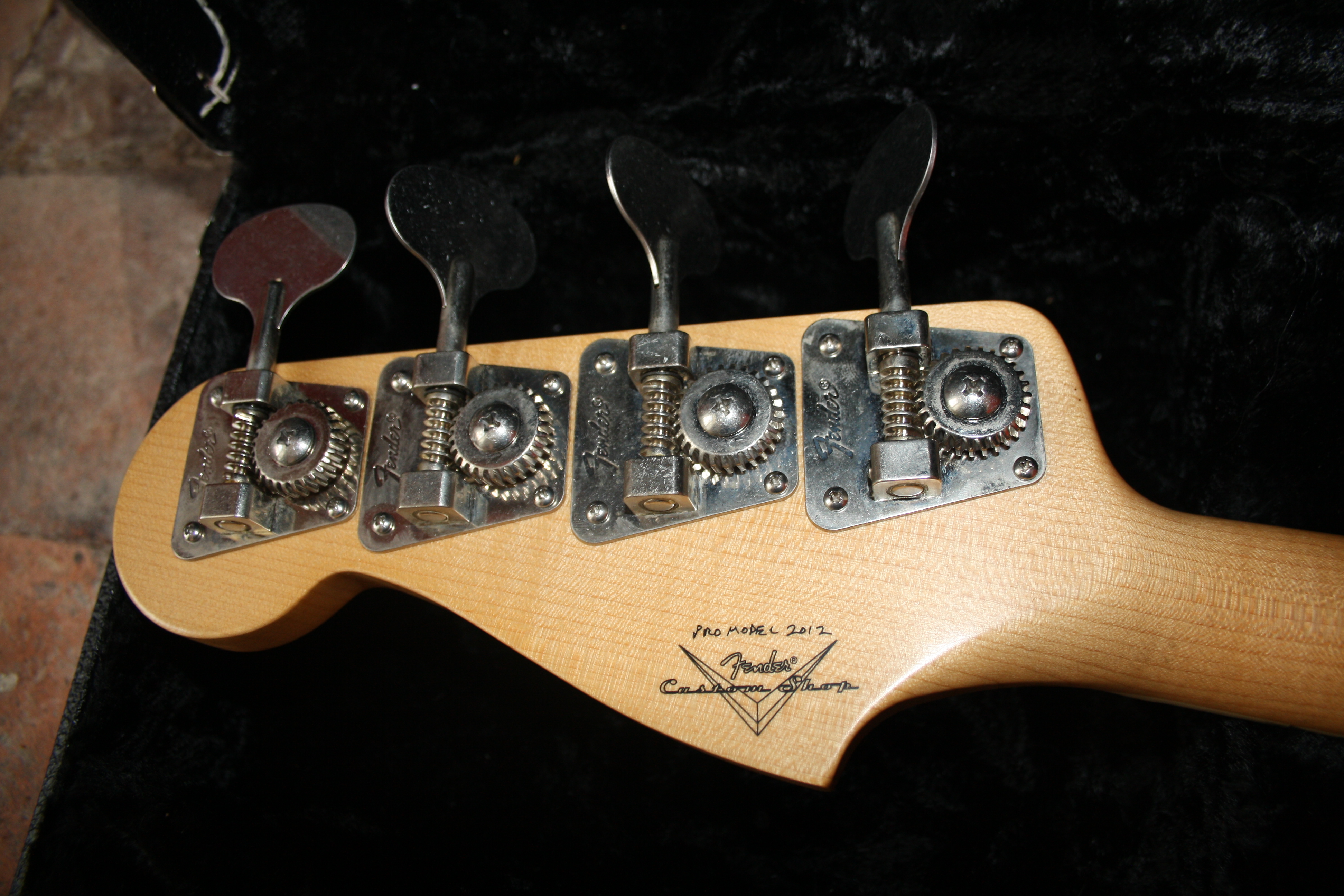 Fender Precision - Original ou não ? Fender-custom-shop-2012-closet-classic-precision-bass-pro-788372