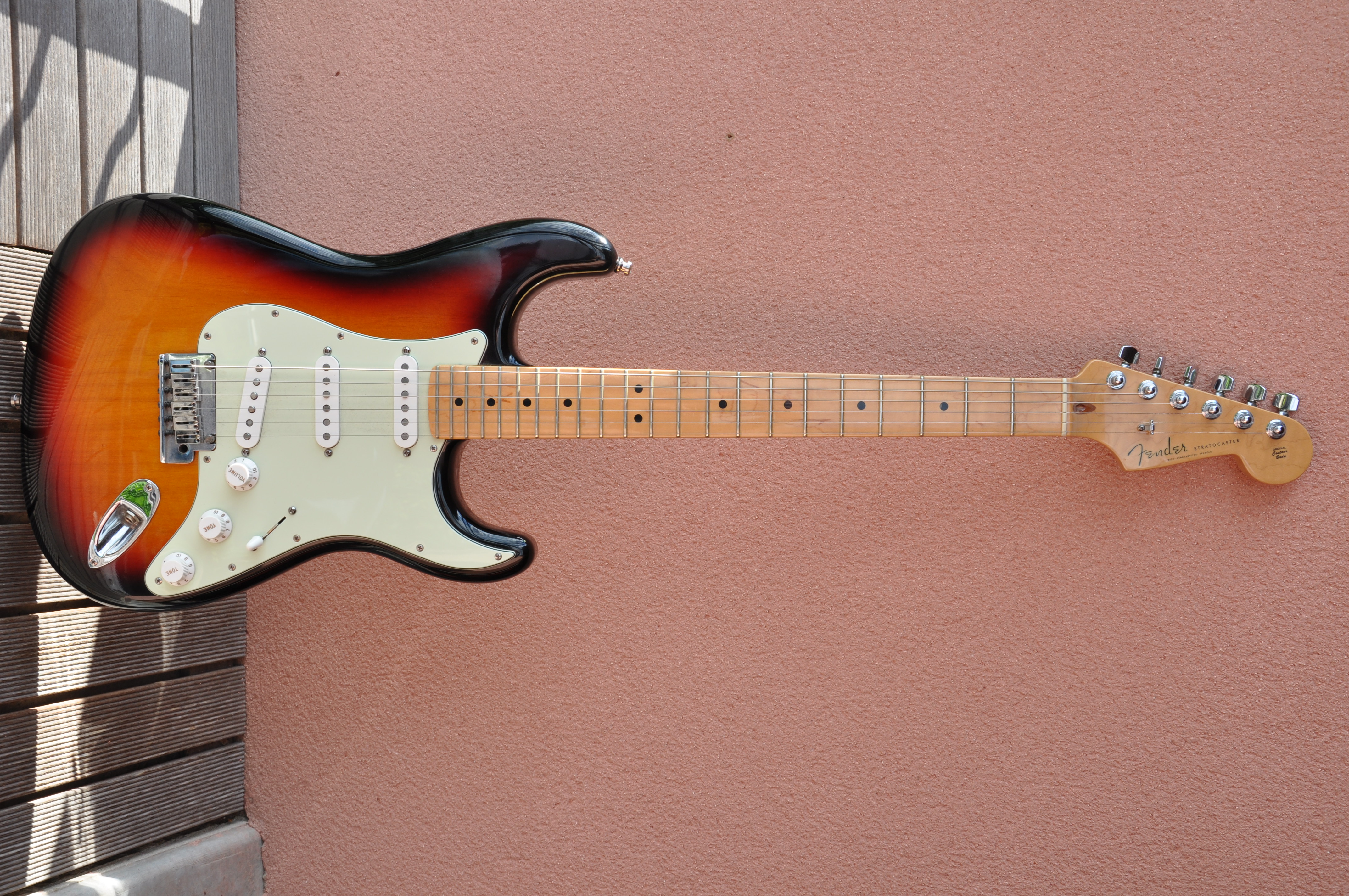 fender custom shop classic player stratocaster specs