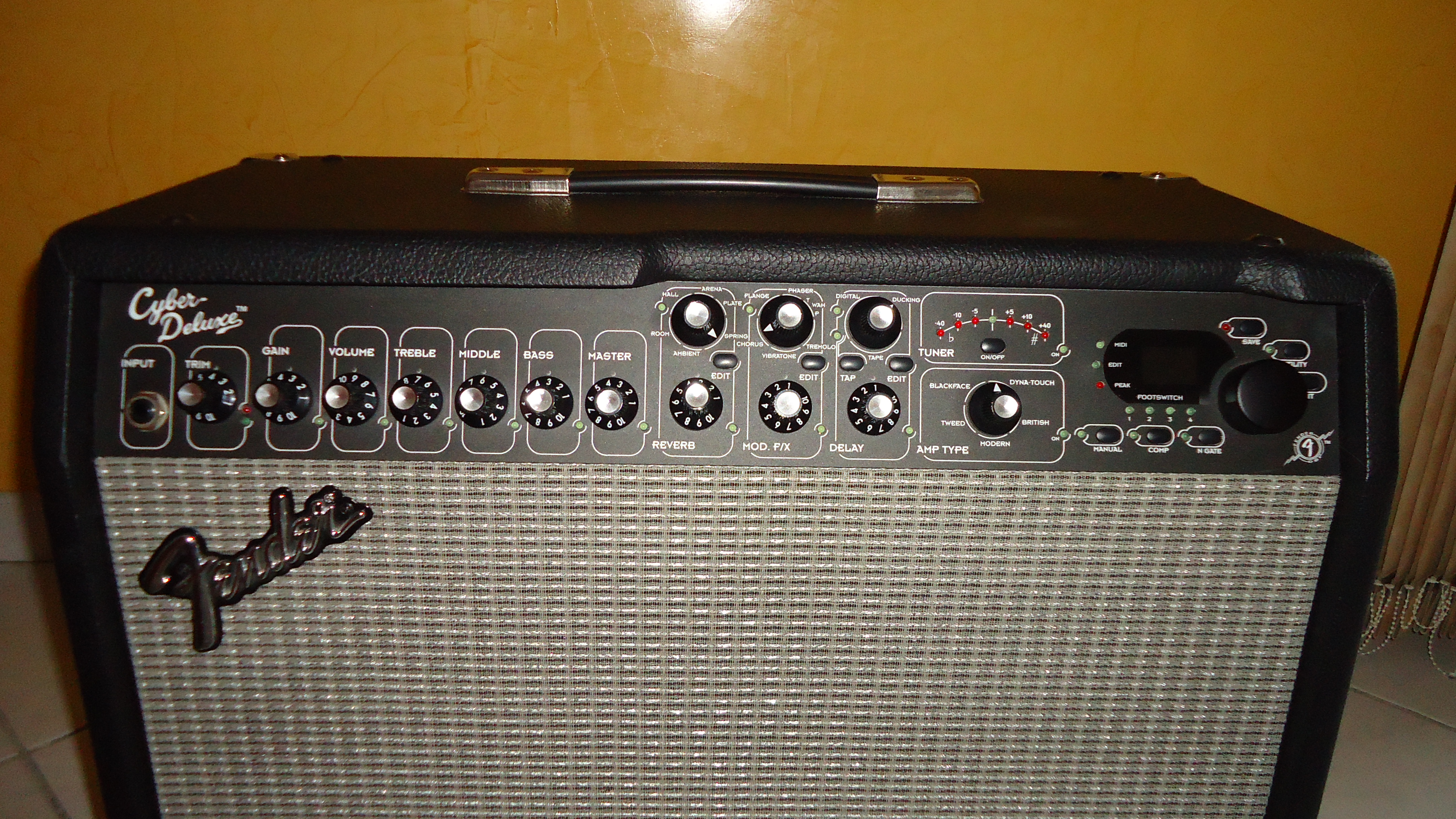 Fender Cyber Deluxe Amp Review
