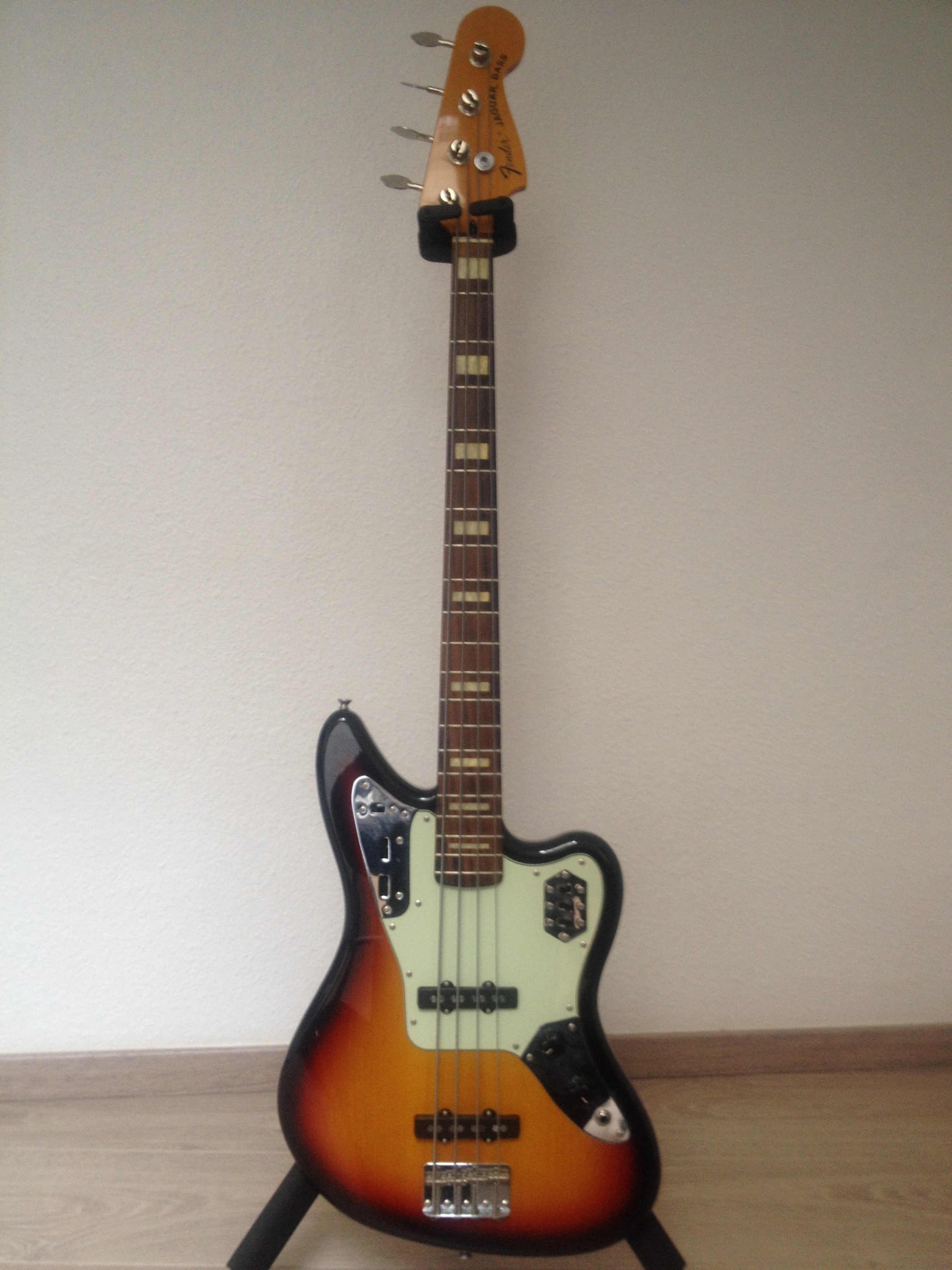 Deluxe Jaguar Bass Fender Deluxe Jaguar Bass Audiofanzine 1212