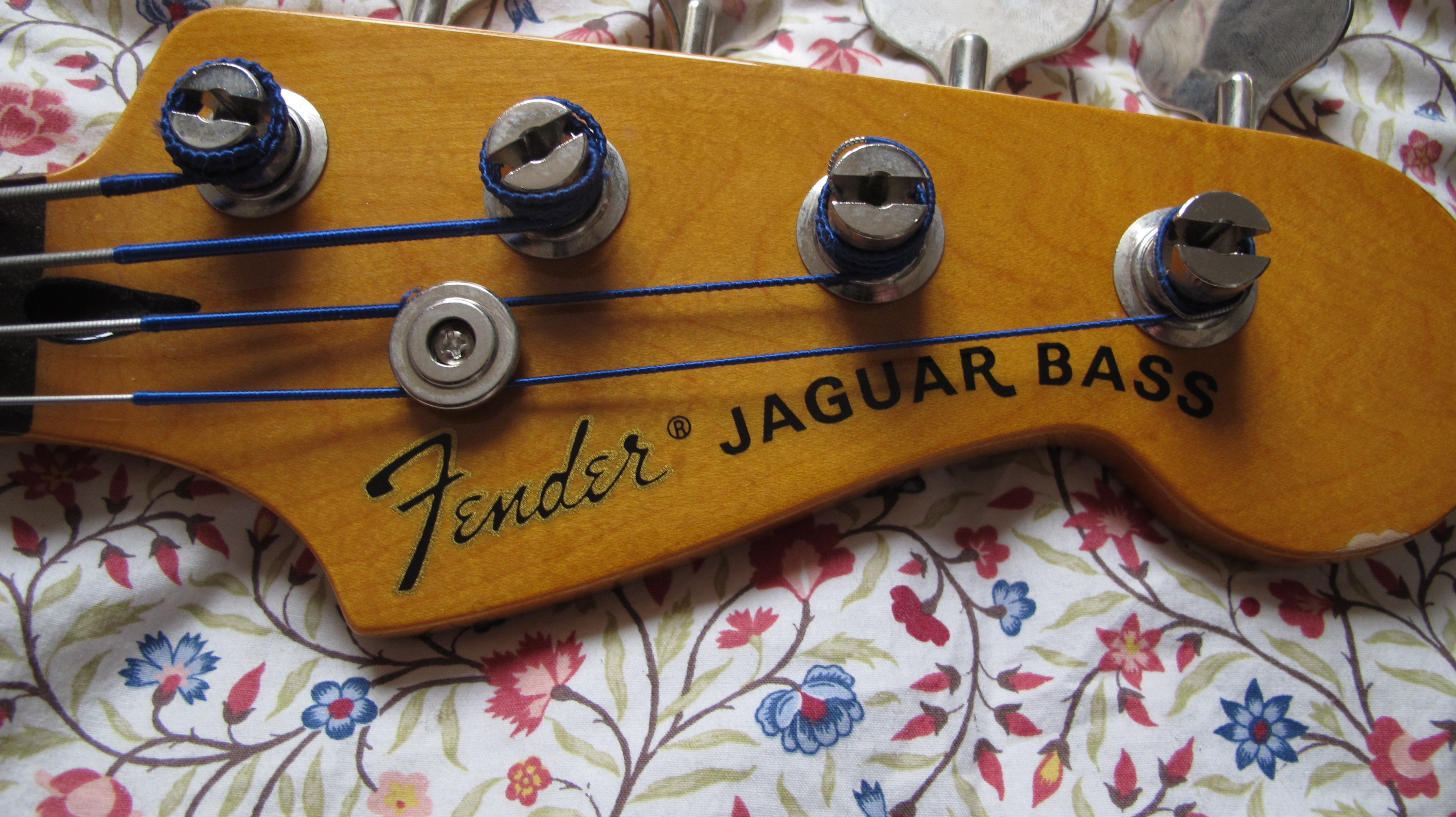 Photo Fender Deluxe Jaguar Bass Fender [Deluxe Series] Jaguar Bass