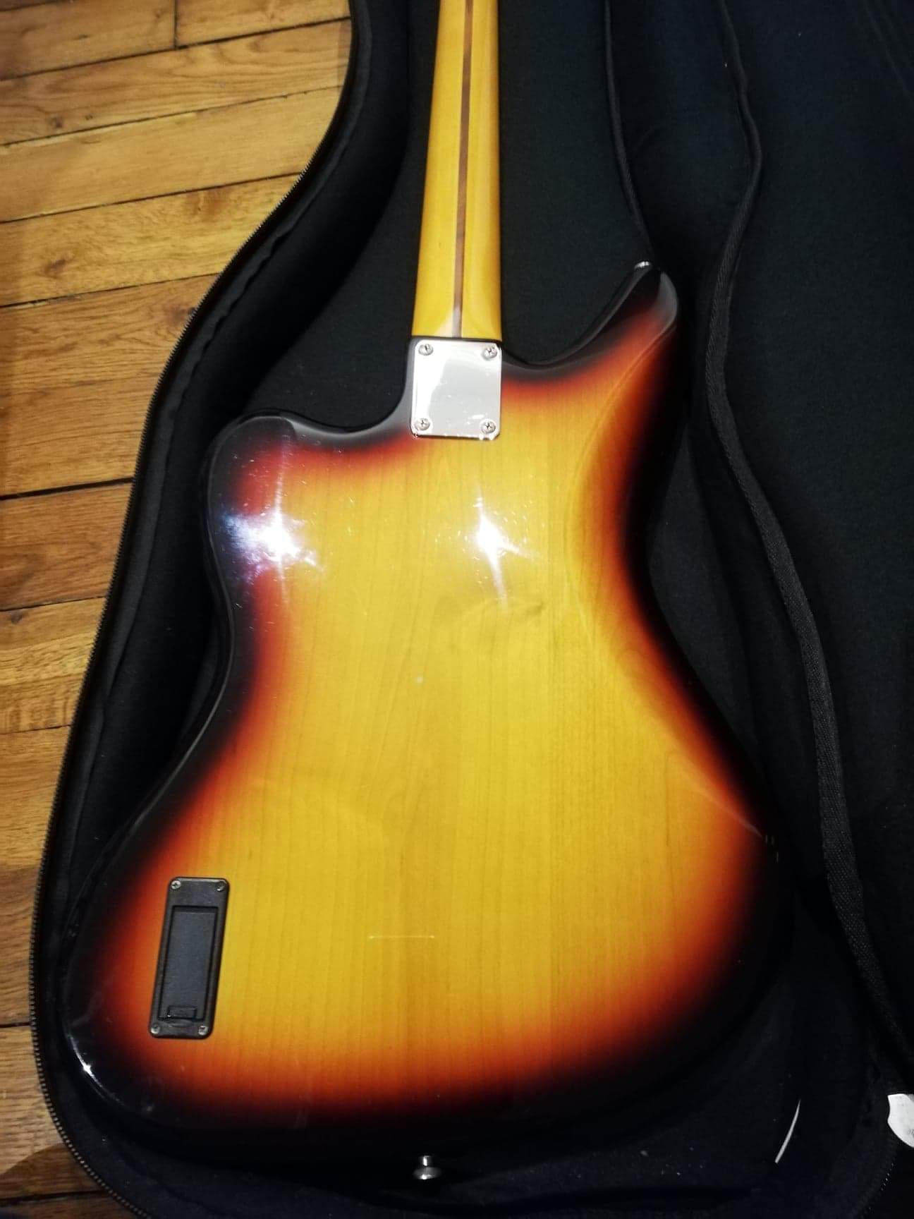 Deluxe Jaguar Bass Fender Deluxe Jaguar Bass Audiofanzine