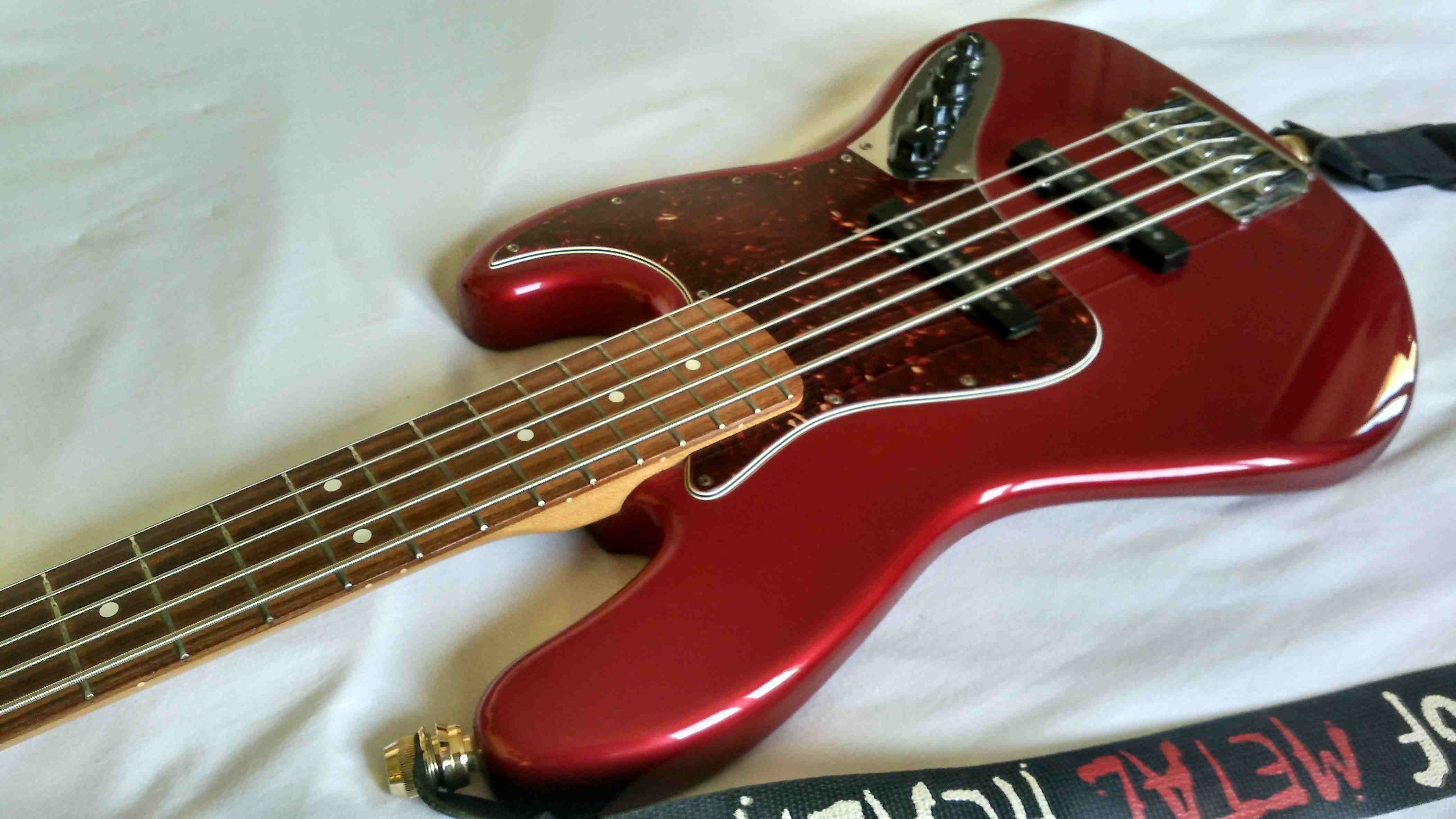 Fender Deluxe Active Jazz Bass V 2004 Current Image 1584567 Audiofanzine