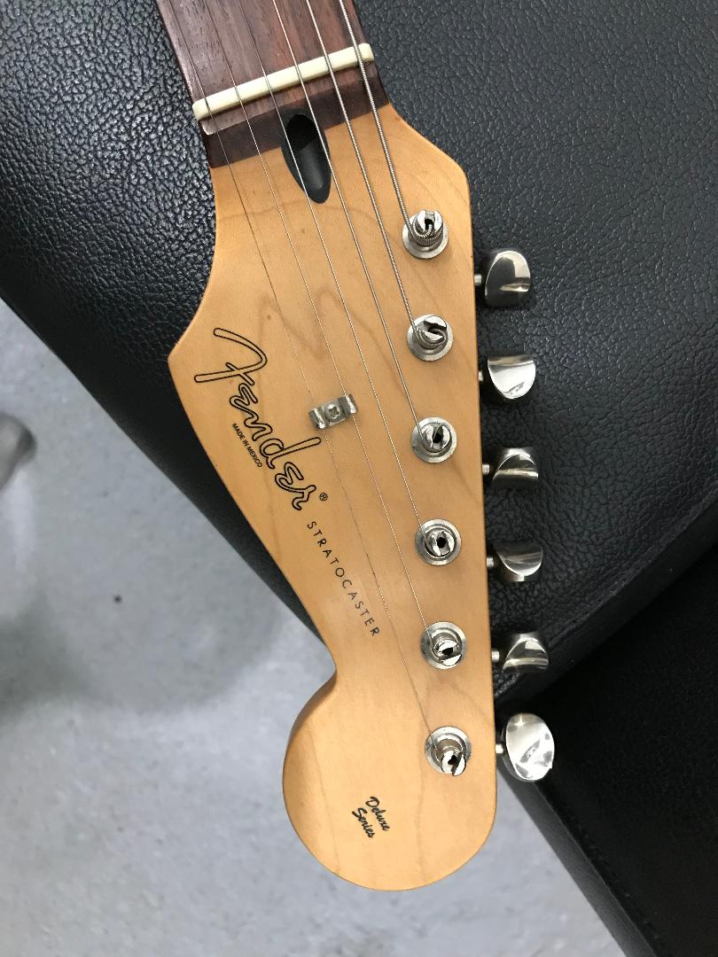 DELUXE POWERHOUSE STRAT Fender Deluxe Powerhouse Strat Audiofanzine