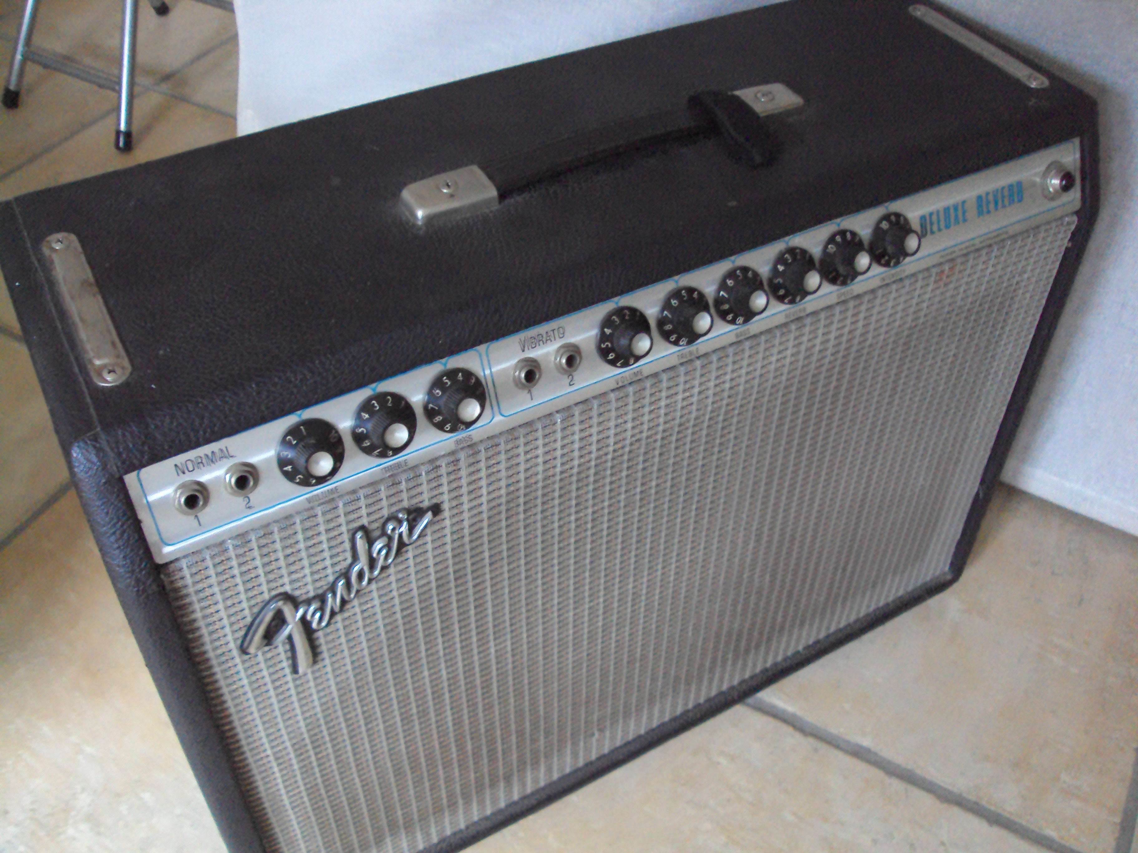 Photo Fender Deluxe Reverb "Silverface" [1968-1982] : Fender Deluxe ...