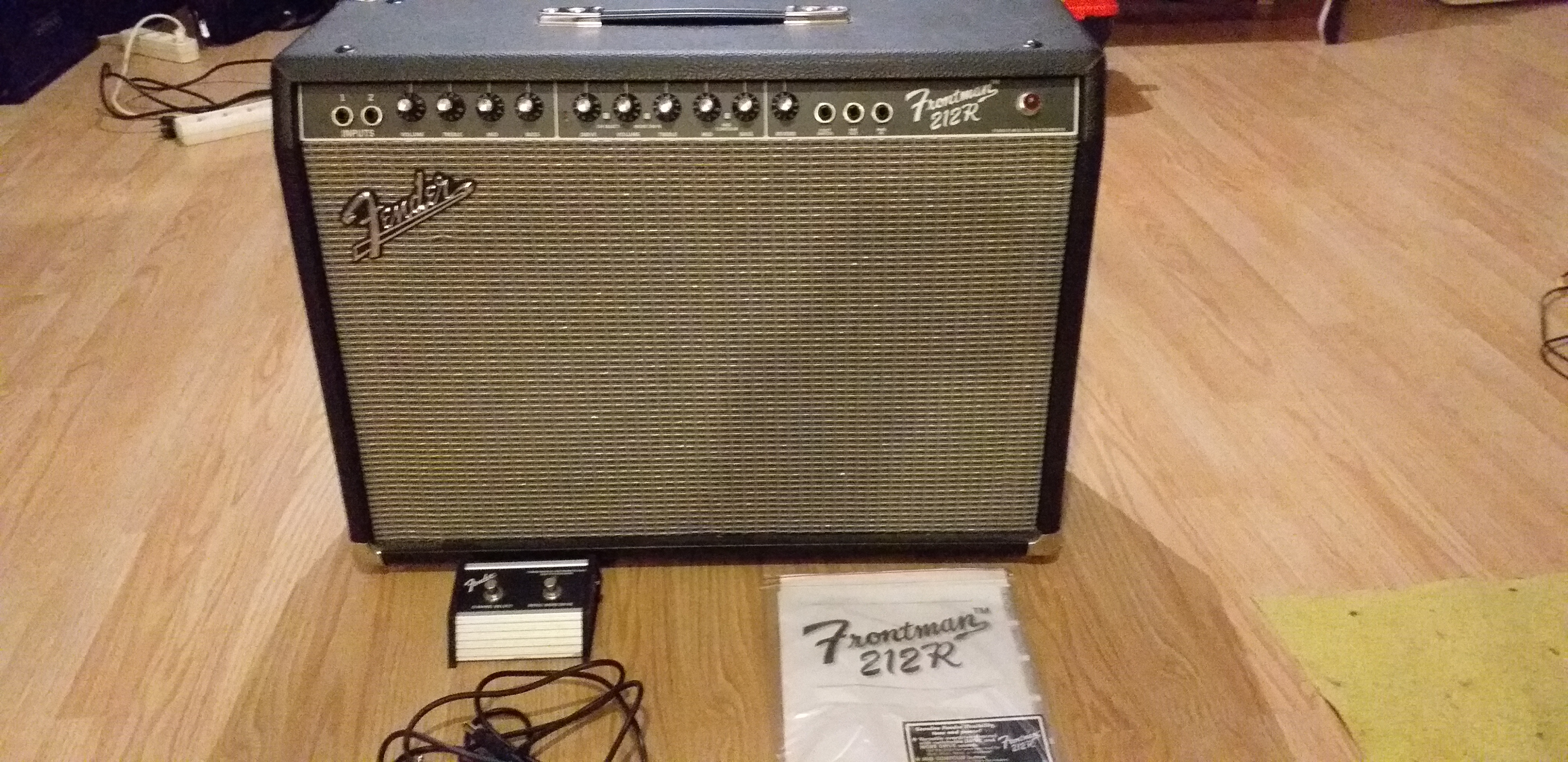 FM 212R Fender FM 212R Audiofanzine