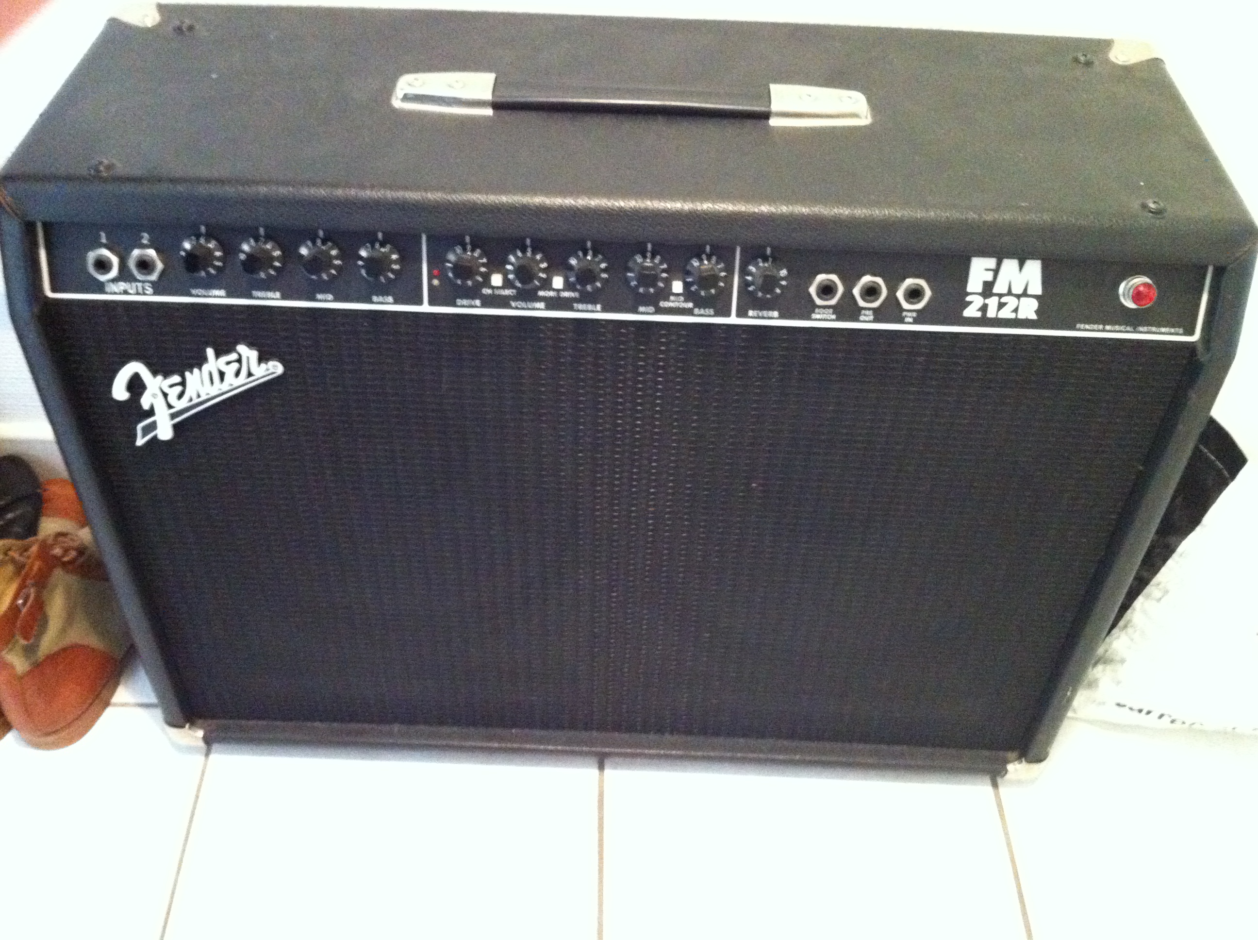Photo Fender FM 212R Fender FM 212R (75368) (658596) Audiofanzine