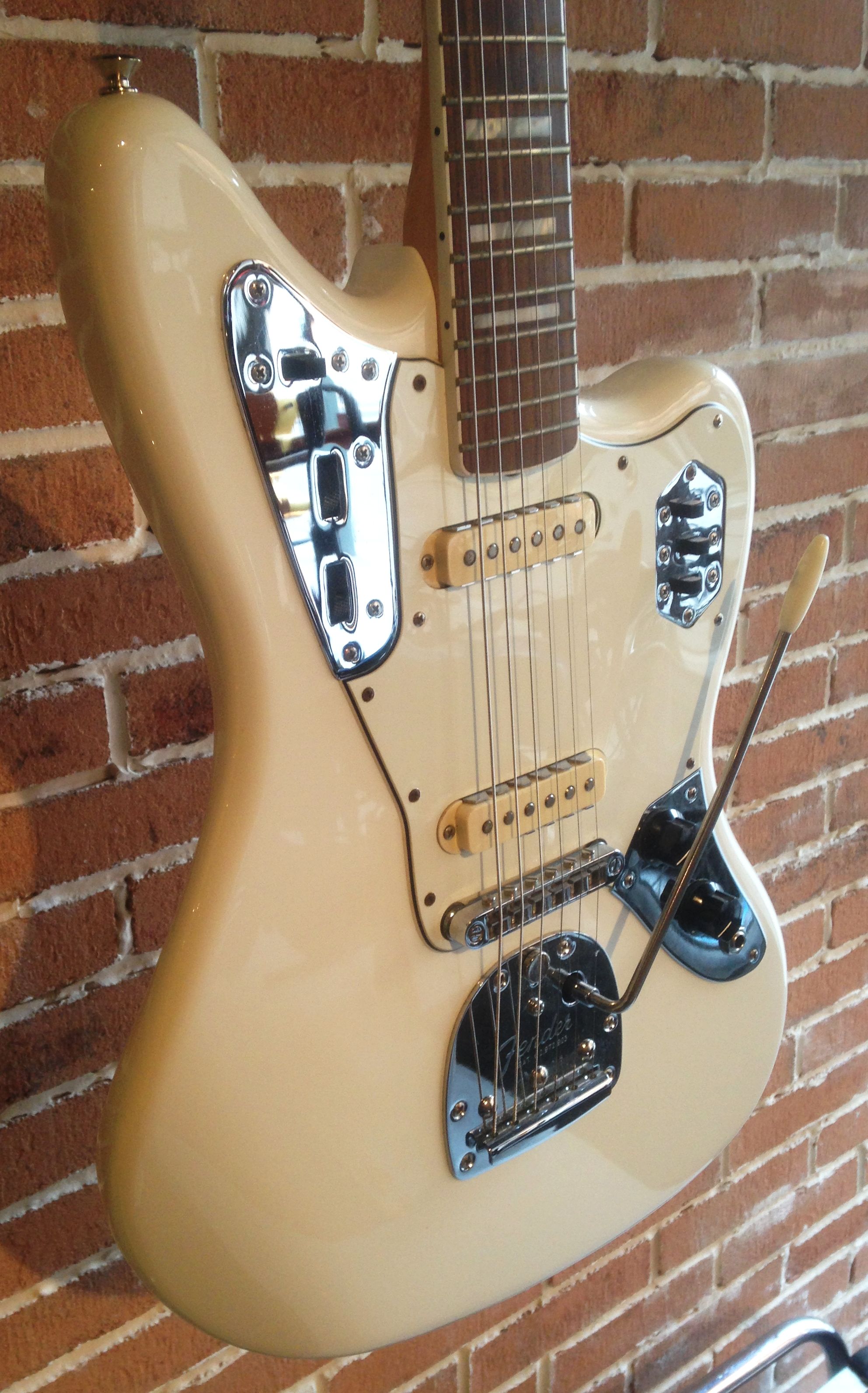 FSR 2013 Classic Player Jaguar Special Fender Audiofanzine