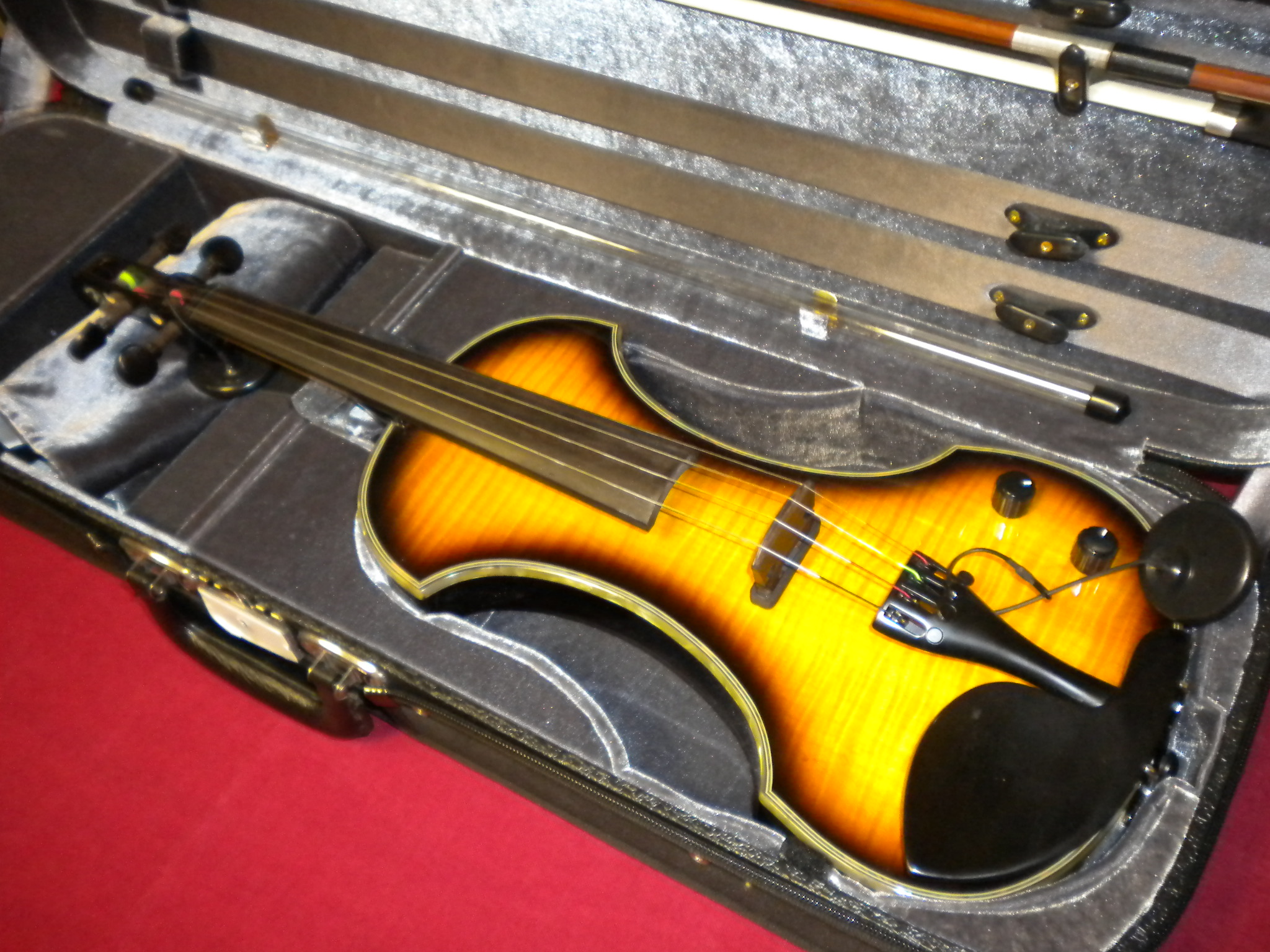 FV3 Deluxe Violin Fender FV3 Deluxe Violin Audiofanzine