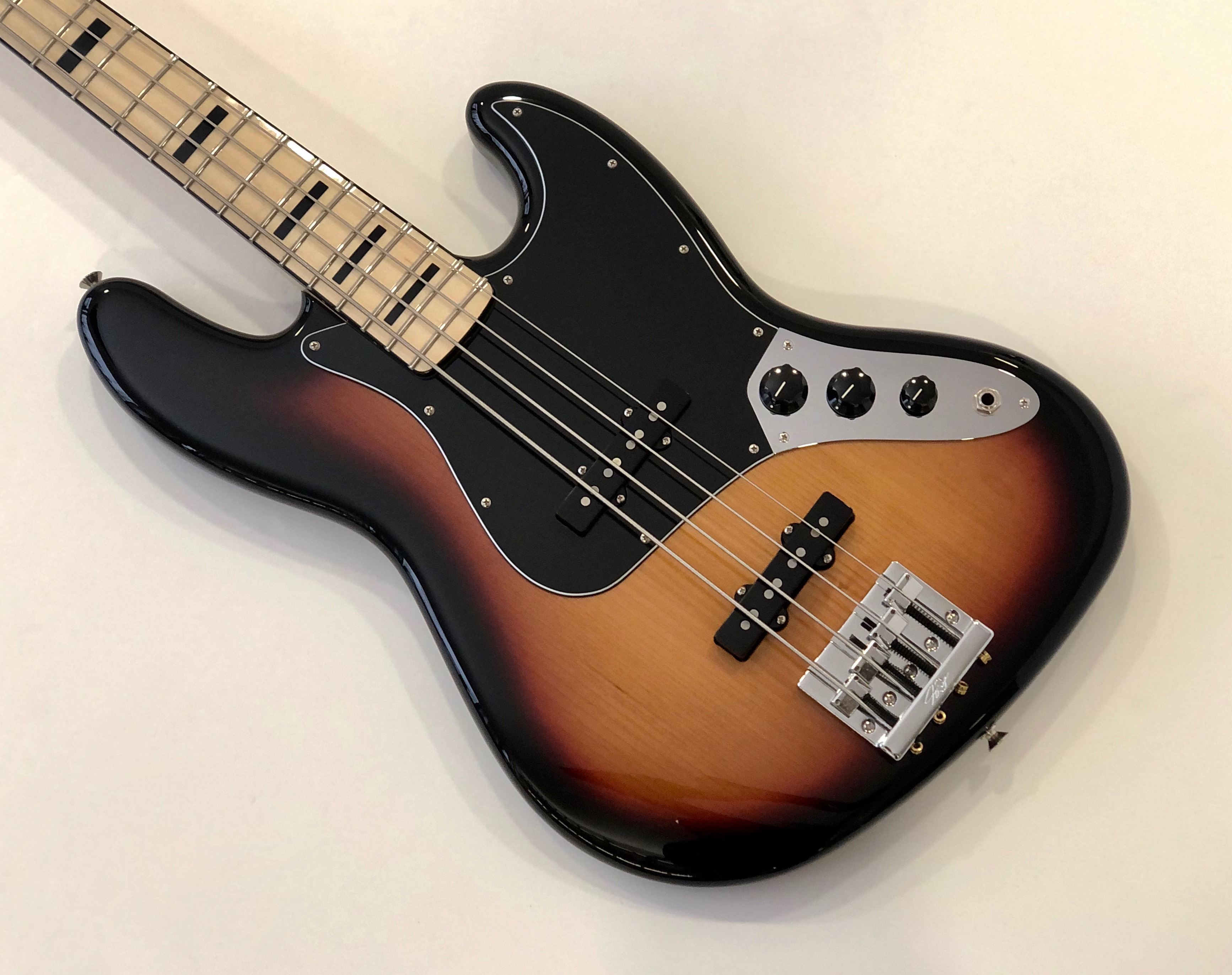 Fender Jazz Bass Geddy Lee 2022 Sunburst (IledeFrance) Audiofanzine