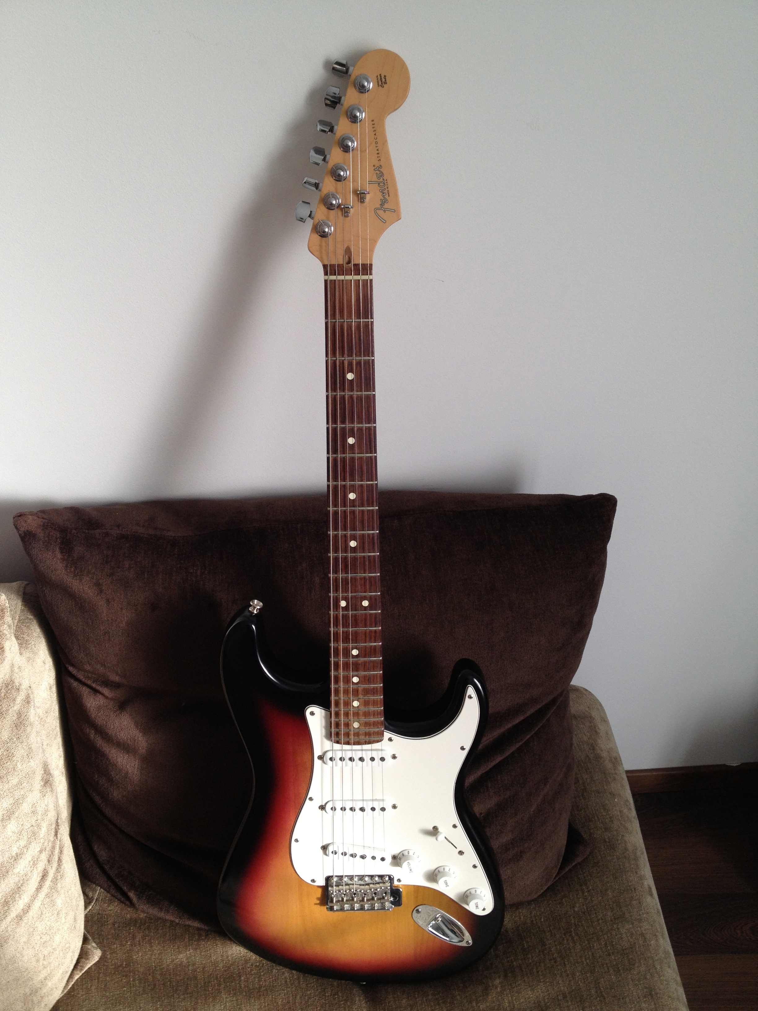 fender highway one stratocaster natural