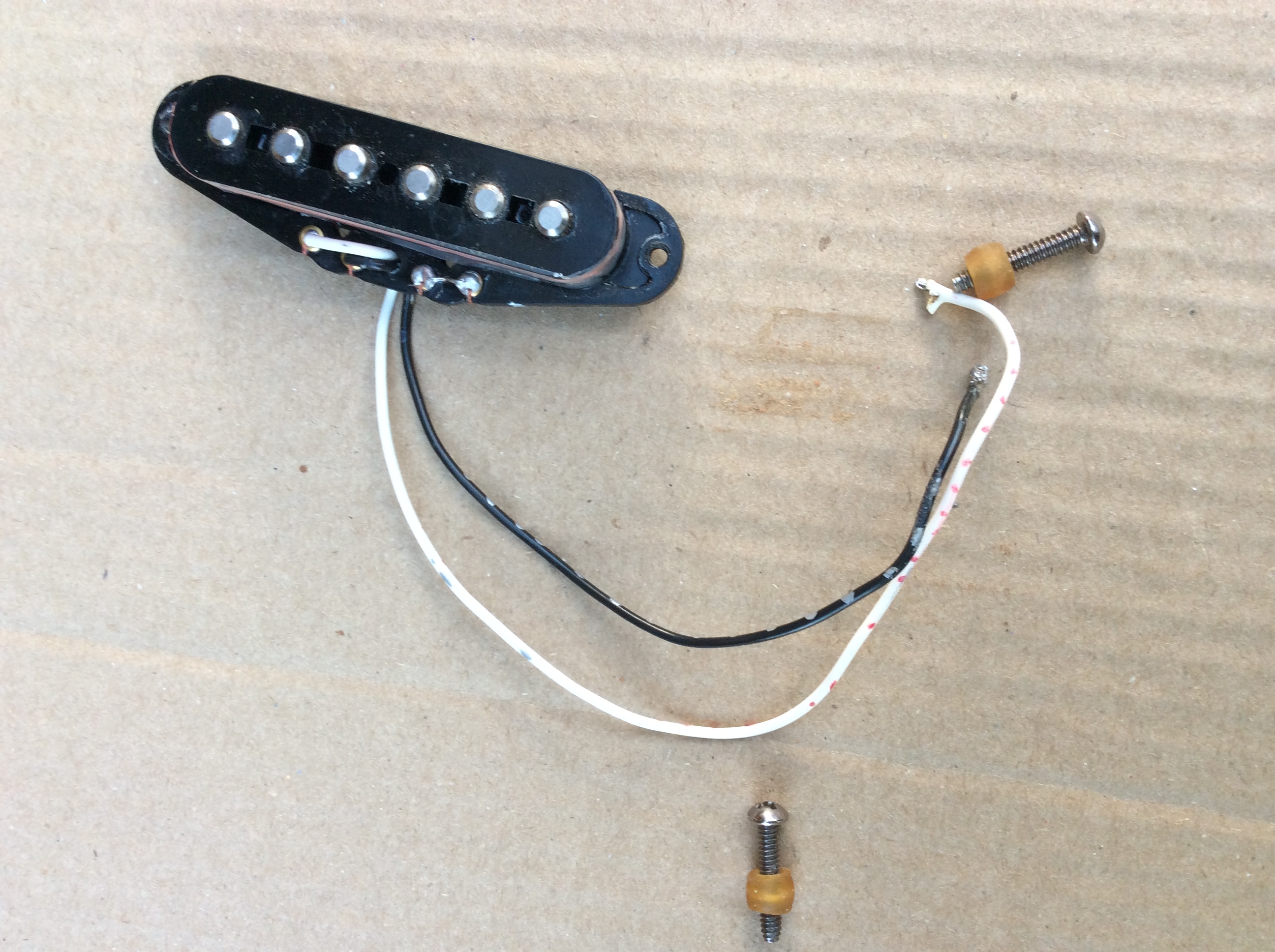 photo-fender-hot-noiseless-strat-pickups-fender-hot-noiseless-strat