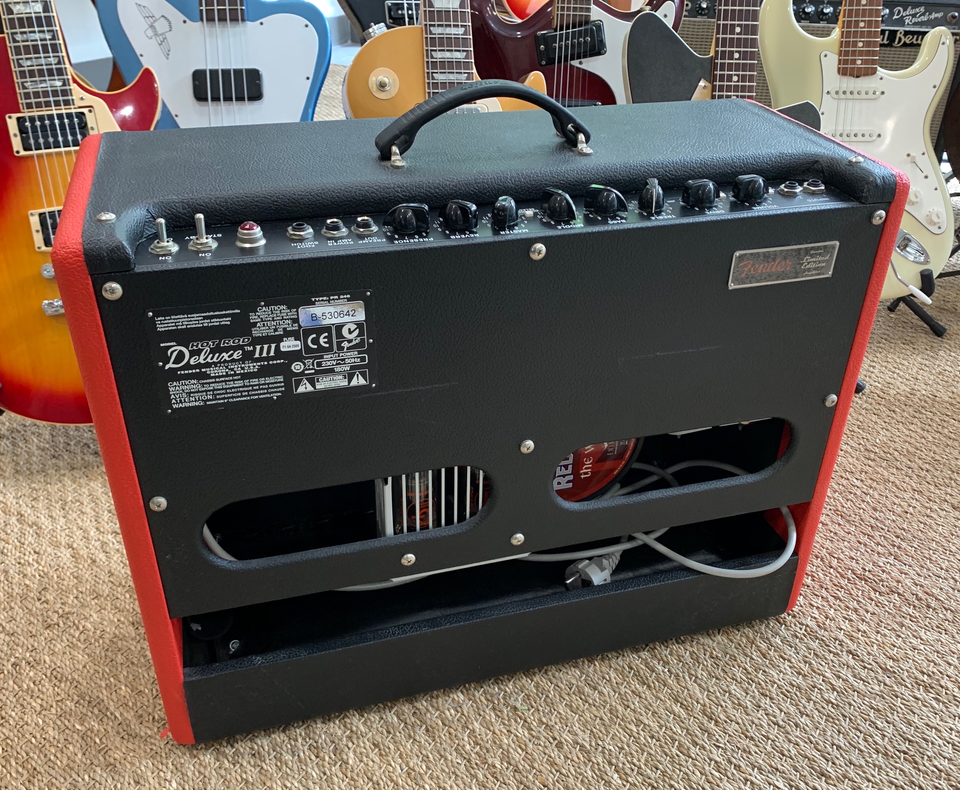 Hot Rod Deluxe III - Red Nova Two-Tone Limited Edition Fender 