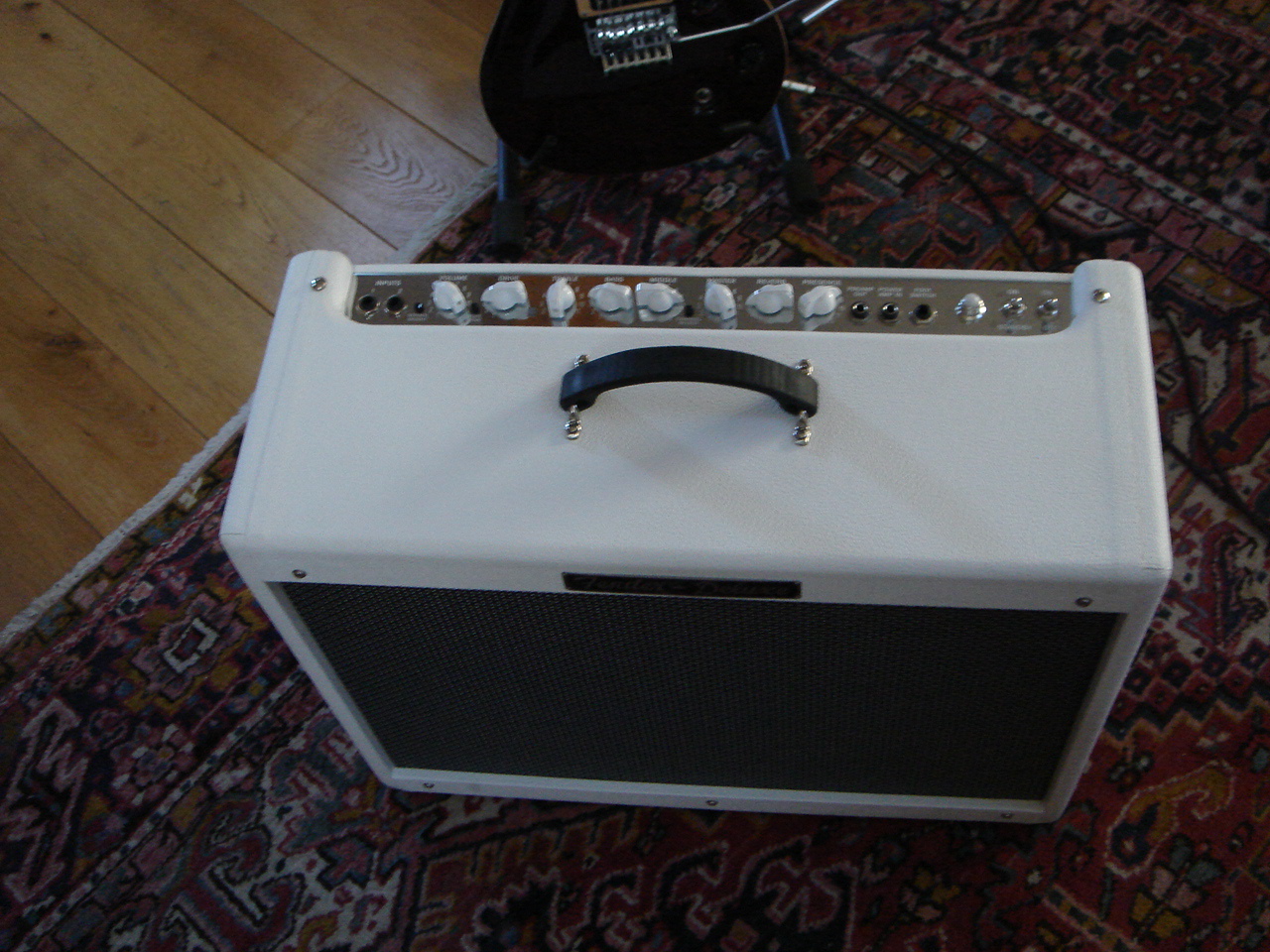 Photo Fender Hot Rod Deluxe III Silver/Black TwoTone Limited Edition