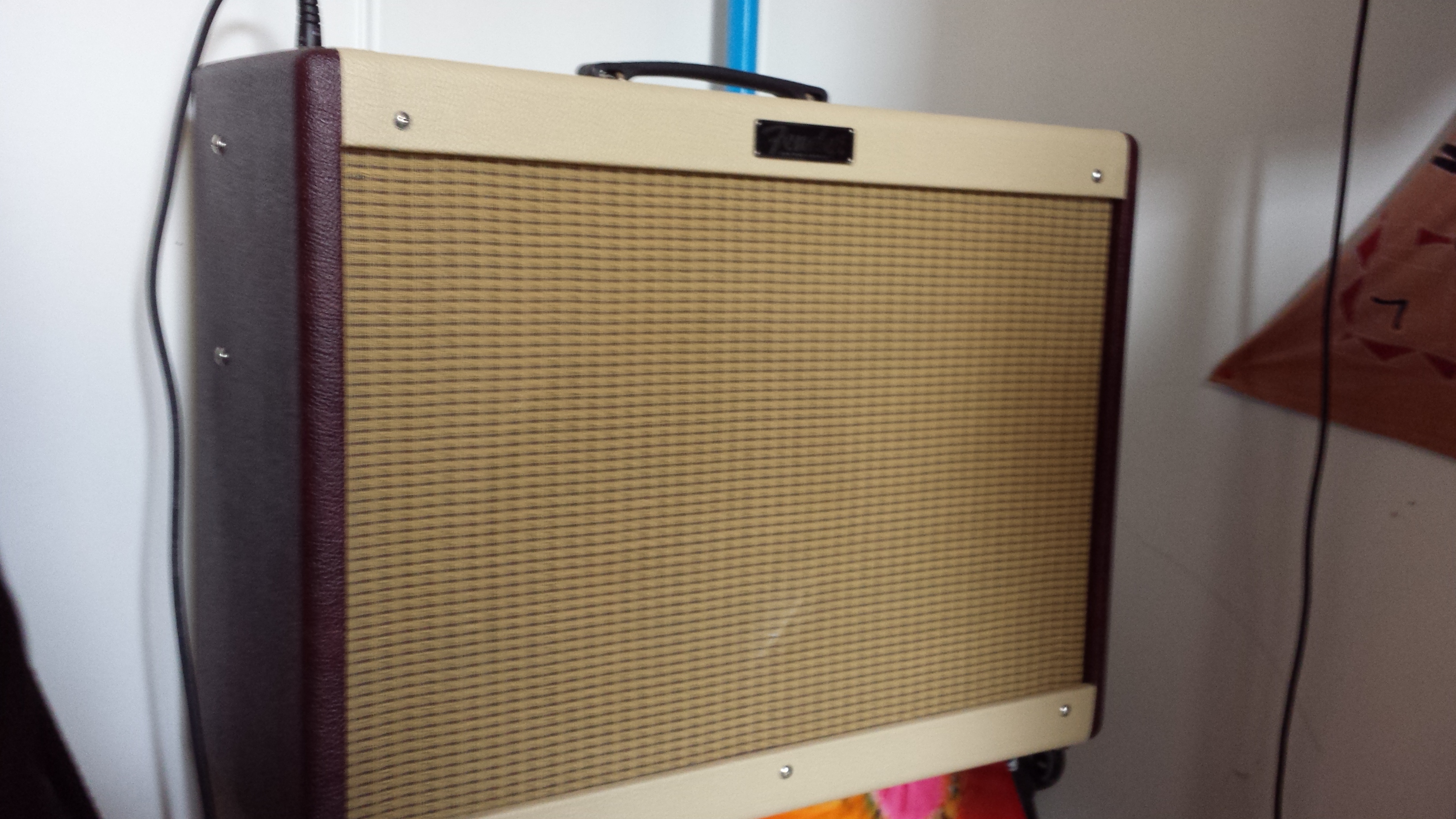 Photo Fender Hot Rod Deluxe III Wine Red Tan Limited Edition Fender