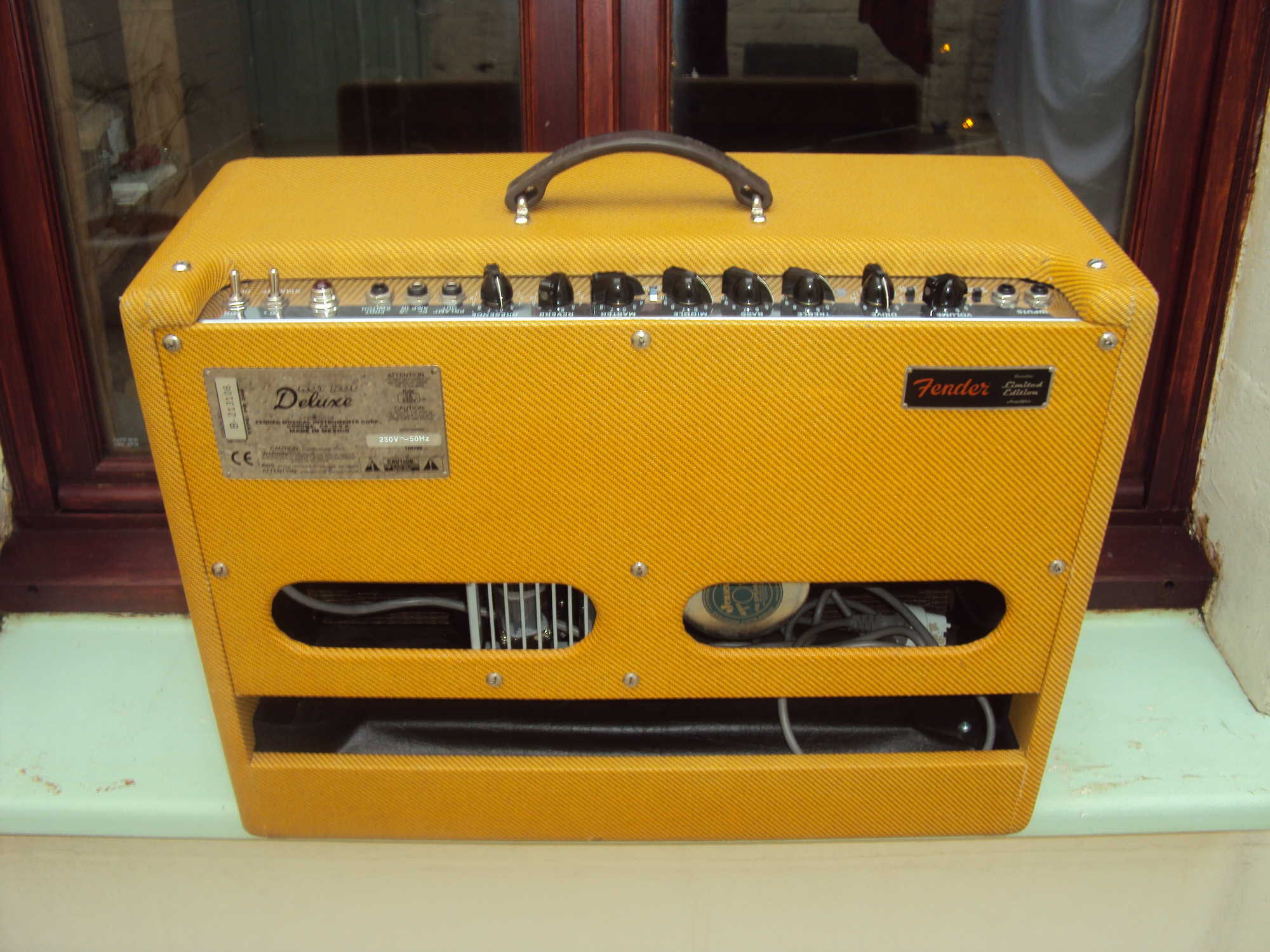 Fender Hot Rod Deluxe Lacquered Tweed & Jensen C12N Limited Edition image (149748) Audiofanzine