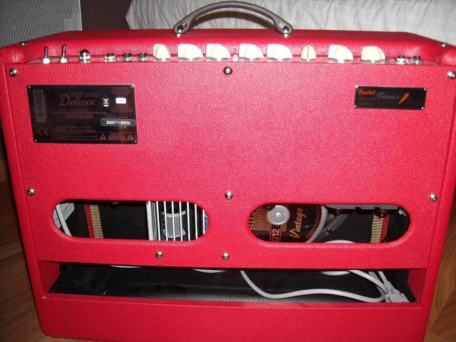 Fender Hot Rod Deluxe Texas Red & Celestion Vintage 30 Limited