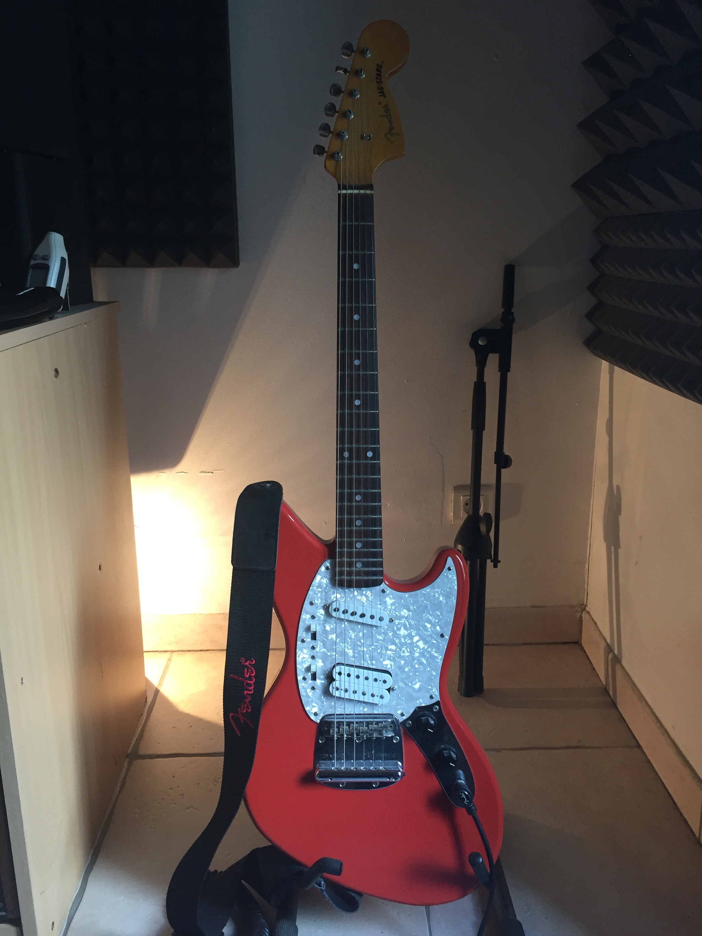 Fender Jagstang red + pickup upgrade (Aquitaine) Audiofanzine