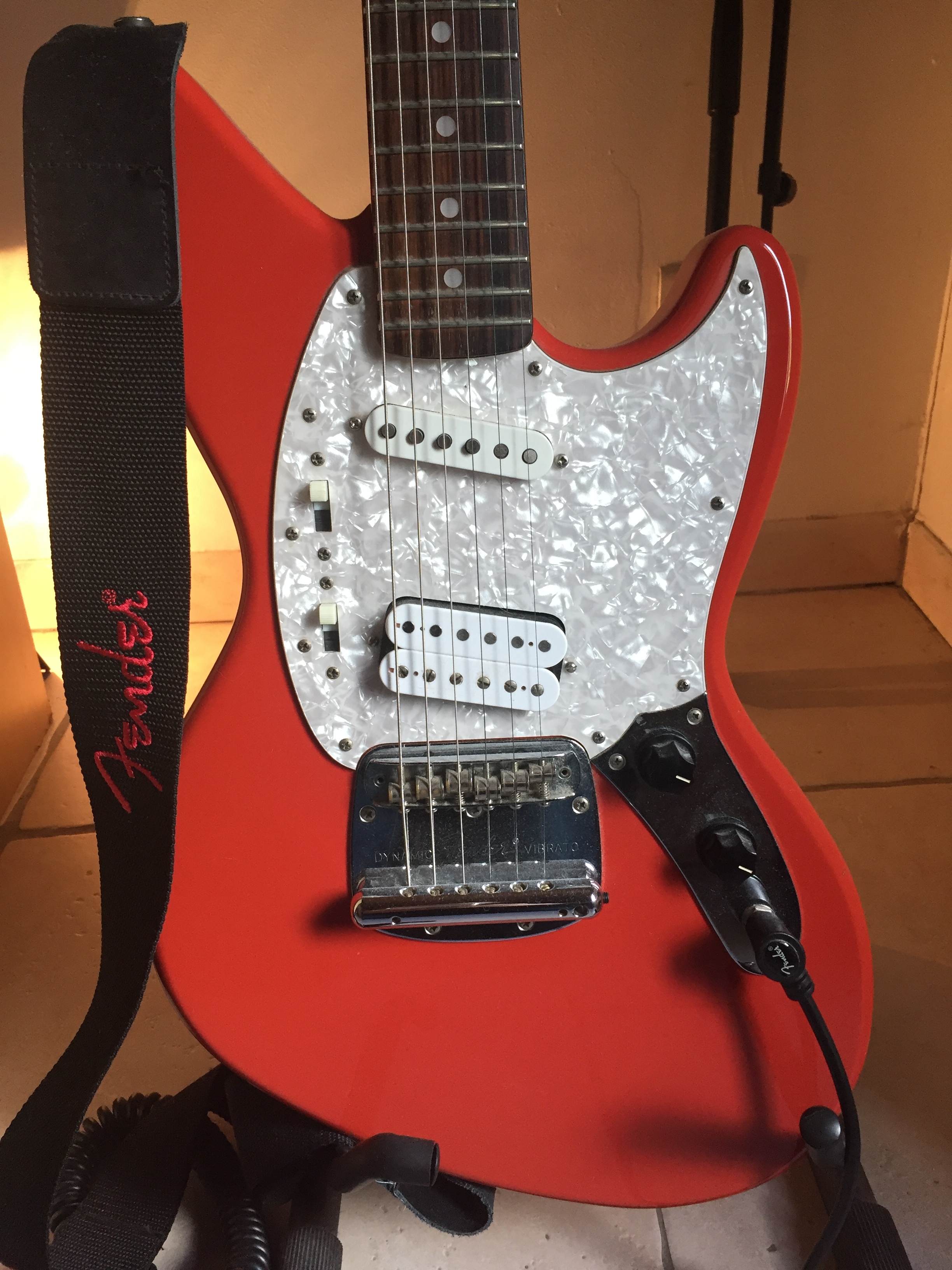 Fender Jagstang red + pickup upgrade (Aquitaine) Audiofanzine