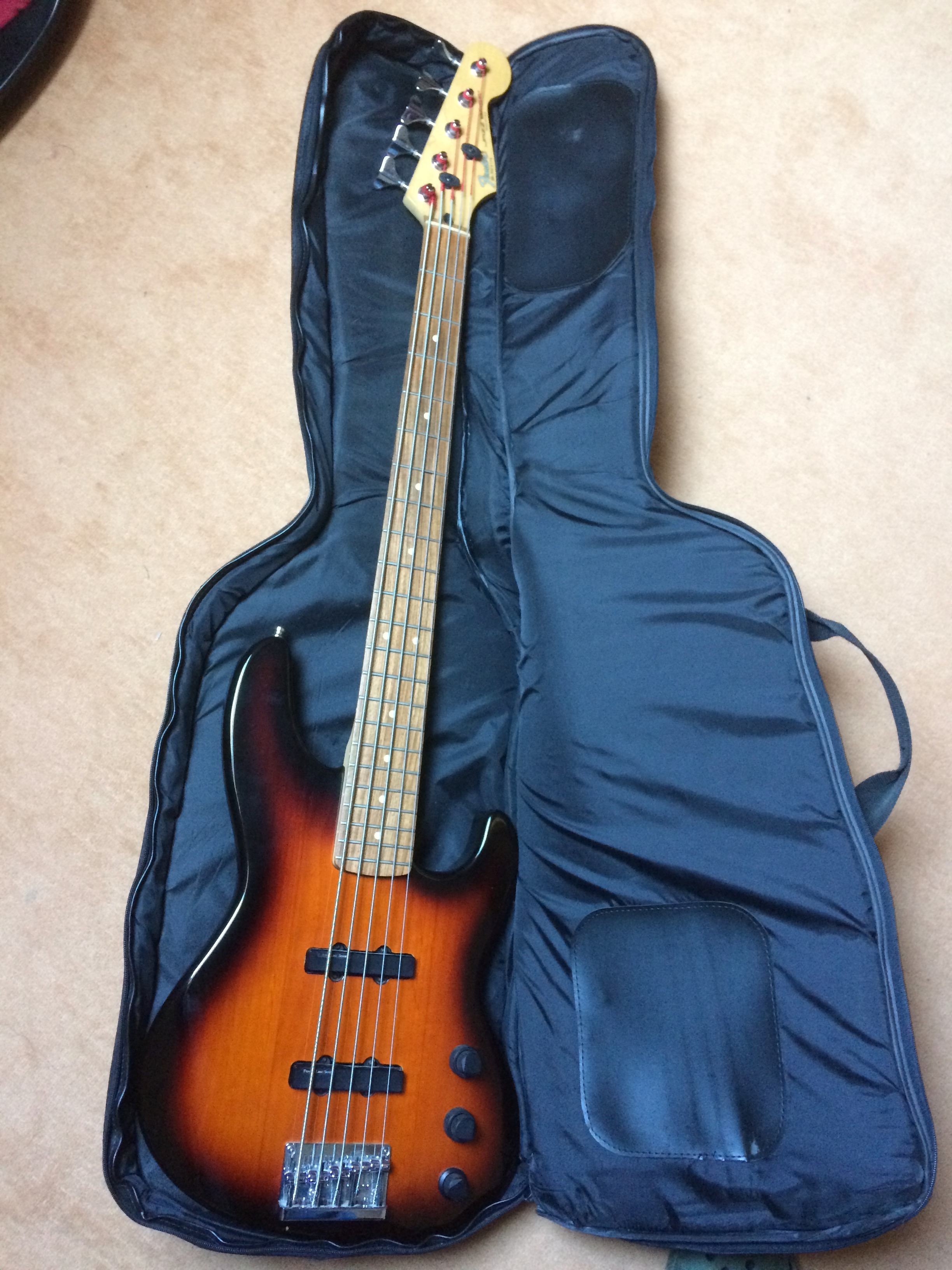 Fender Jazz Bass Plus V [19901994] image (1736159) Audiofanzine