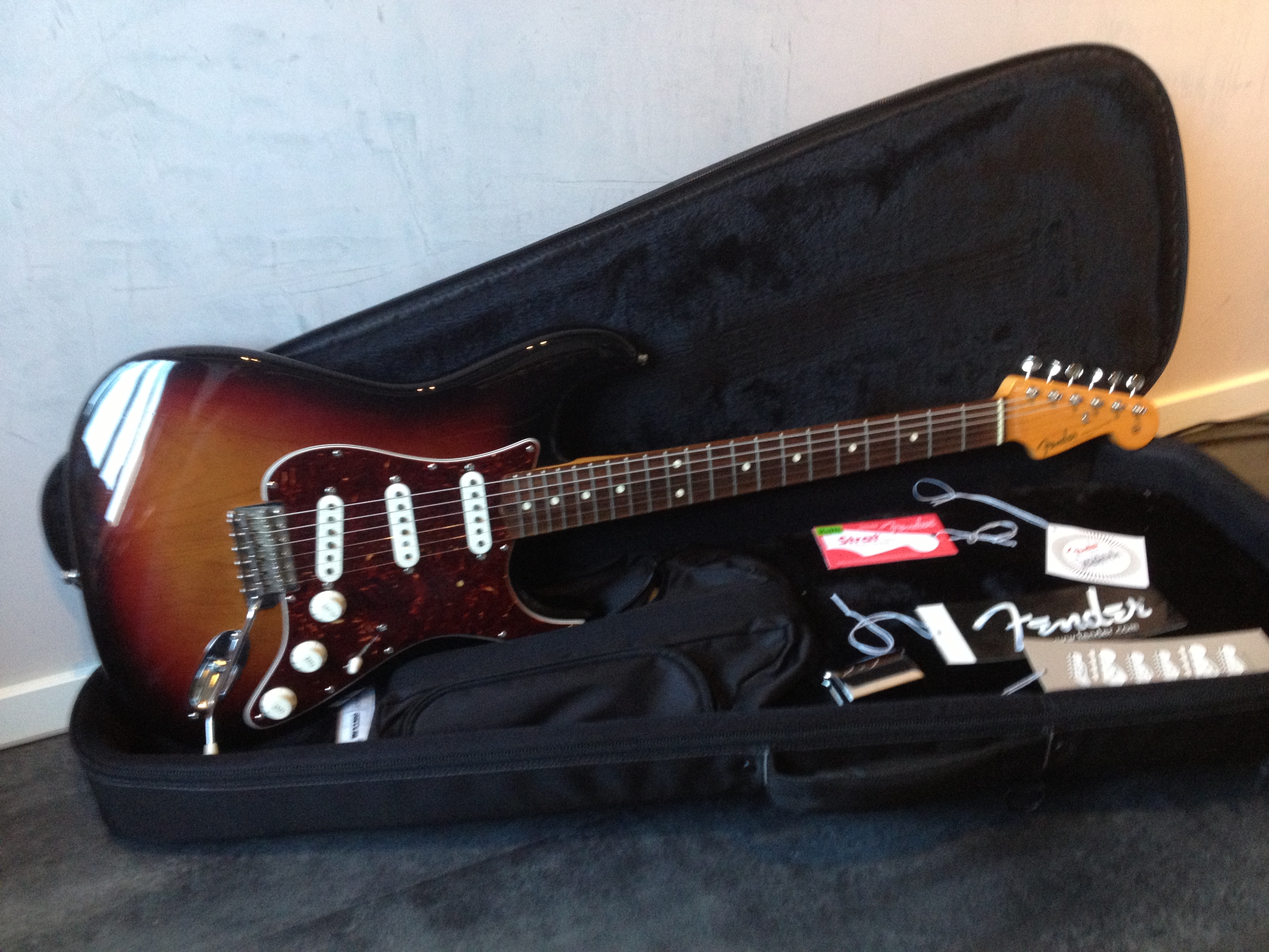 Fender Artist John Mayer Stratocaster Electric Guitar 3 Color Fender Artist John Mayer Stratocaster Electric Guitar 3 Color