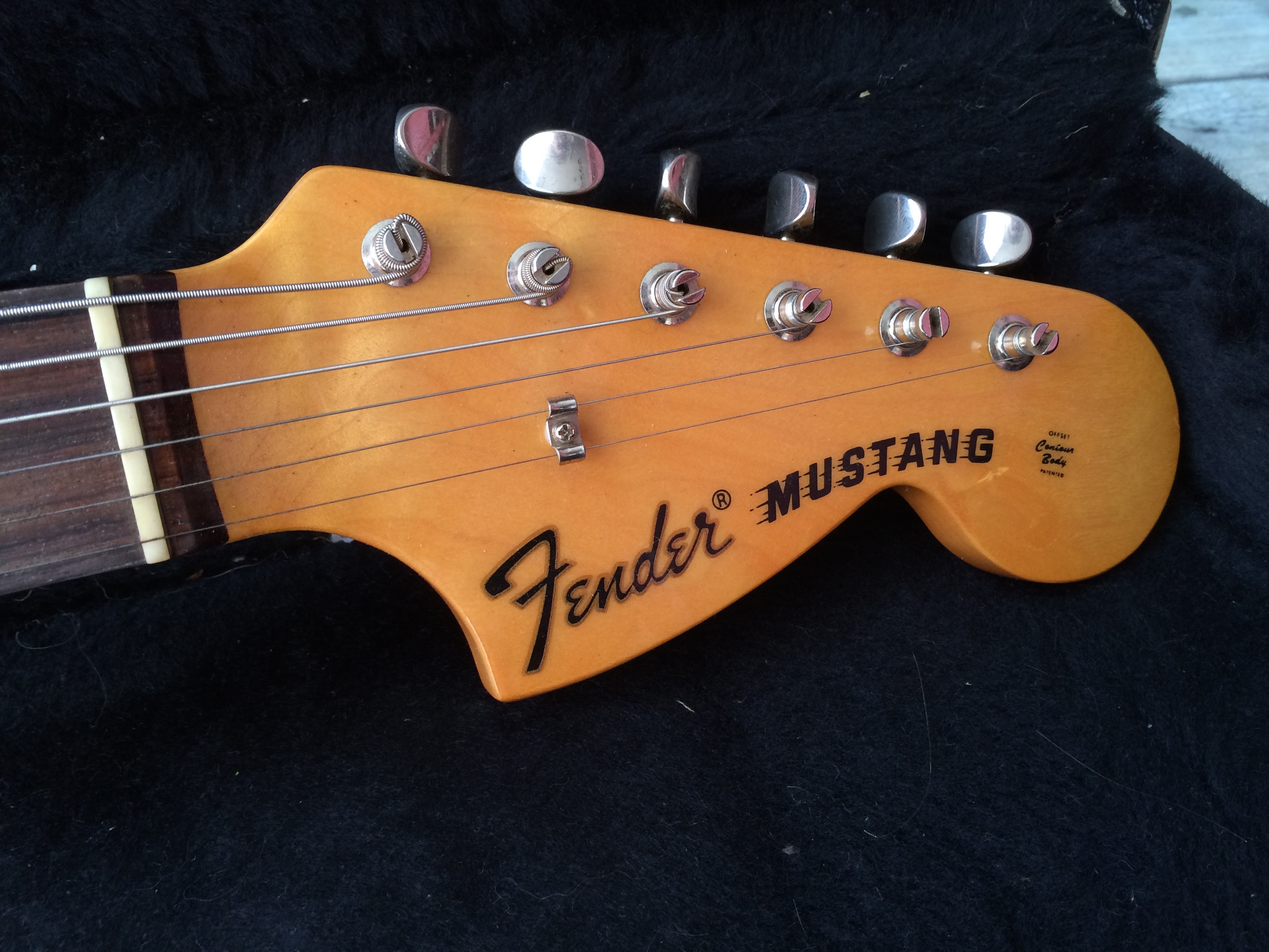 KURT COBAIN MUSTANG Fender Kurt Cobain Mustang Audiofanzine