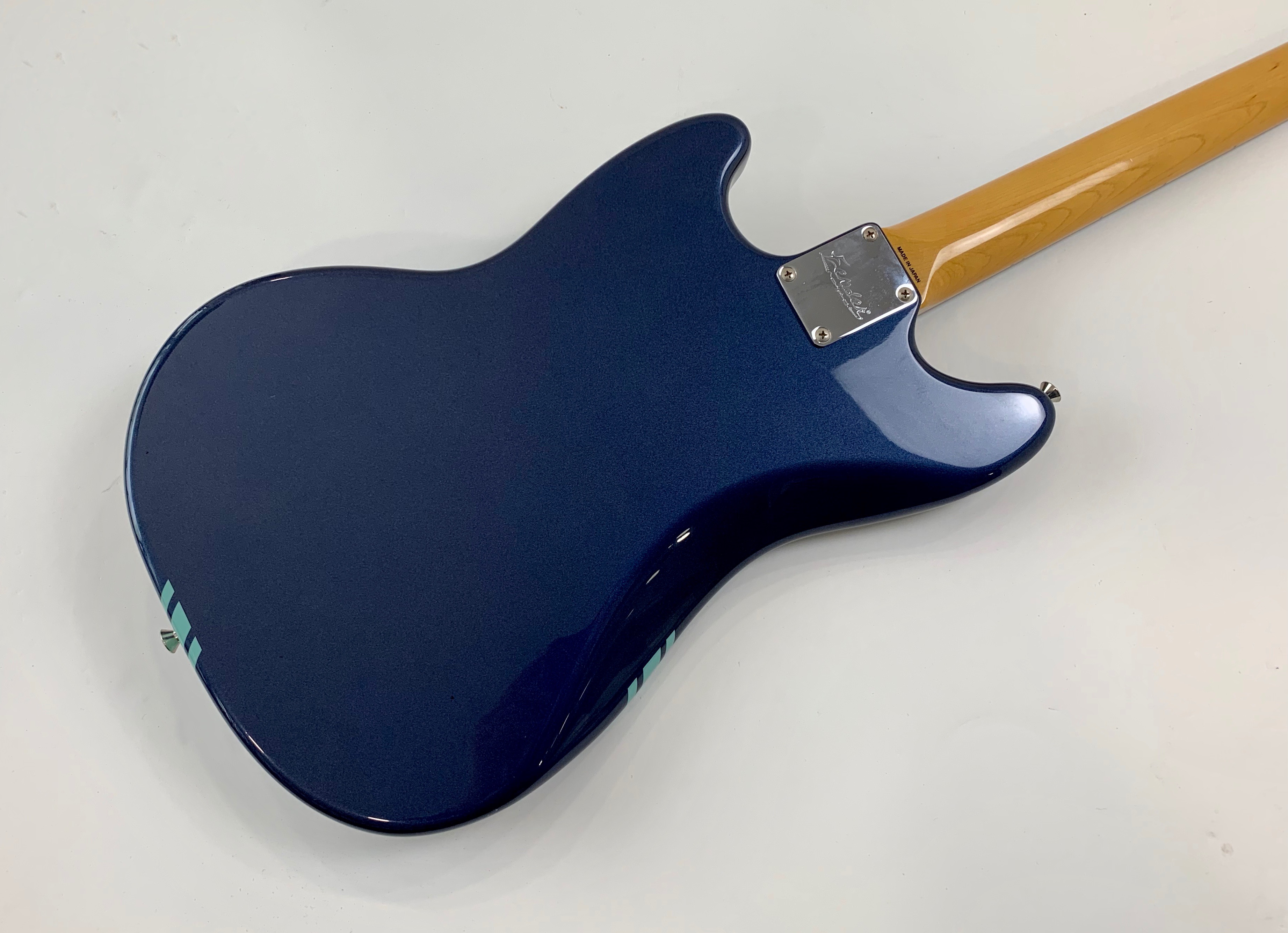 KURT COBAIN MUSTANG Fender Kurt Cobain Mustang Audiofanzine