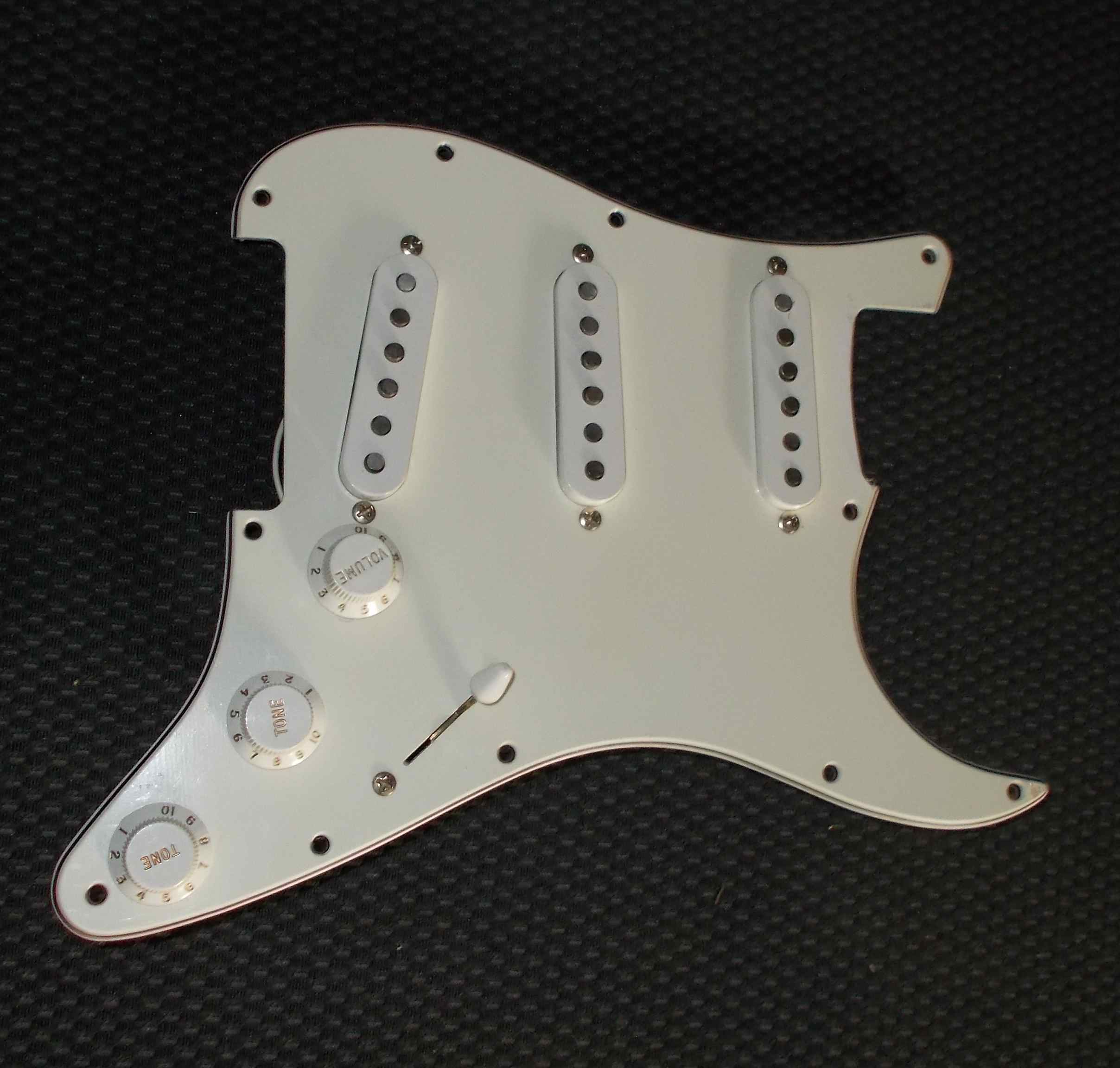 Fender Loaded Pickguard image (985814) Audiofanzine
