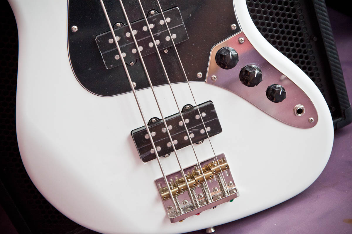 Fender Modern Player Jazz Bass image (313229) Audiofanzine