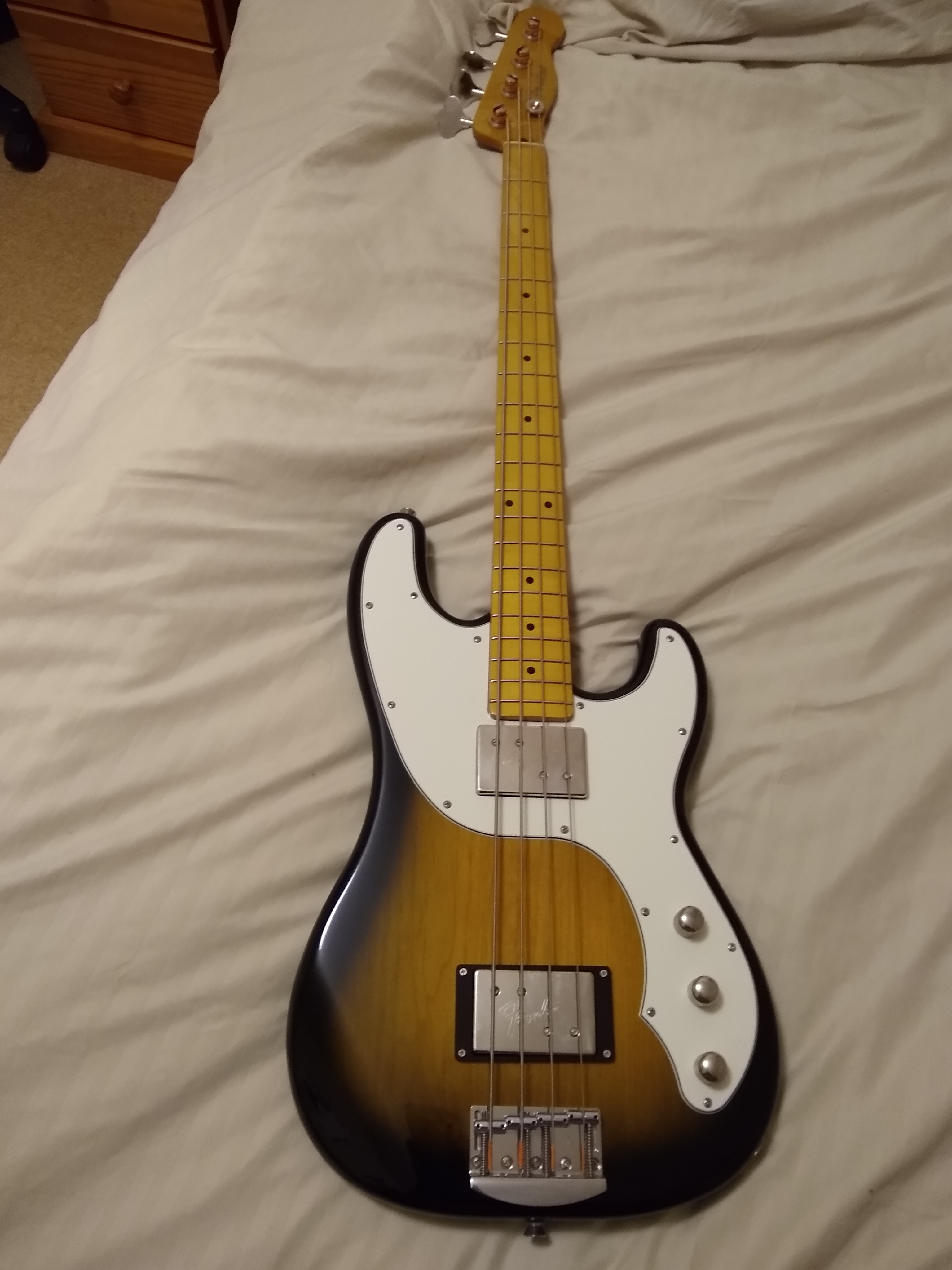 fender-modern-player-telecaster-bass-4272773.jpg