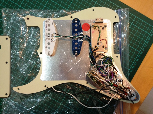 Fender N3 Noiseless Strat Pickup Set image (#552325) - Audiofanzine