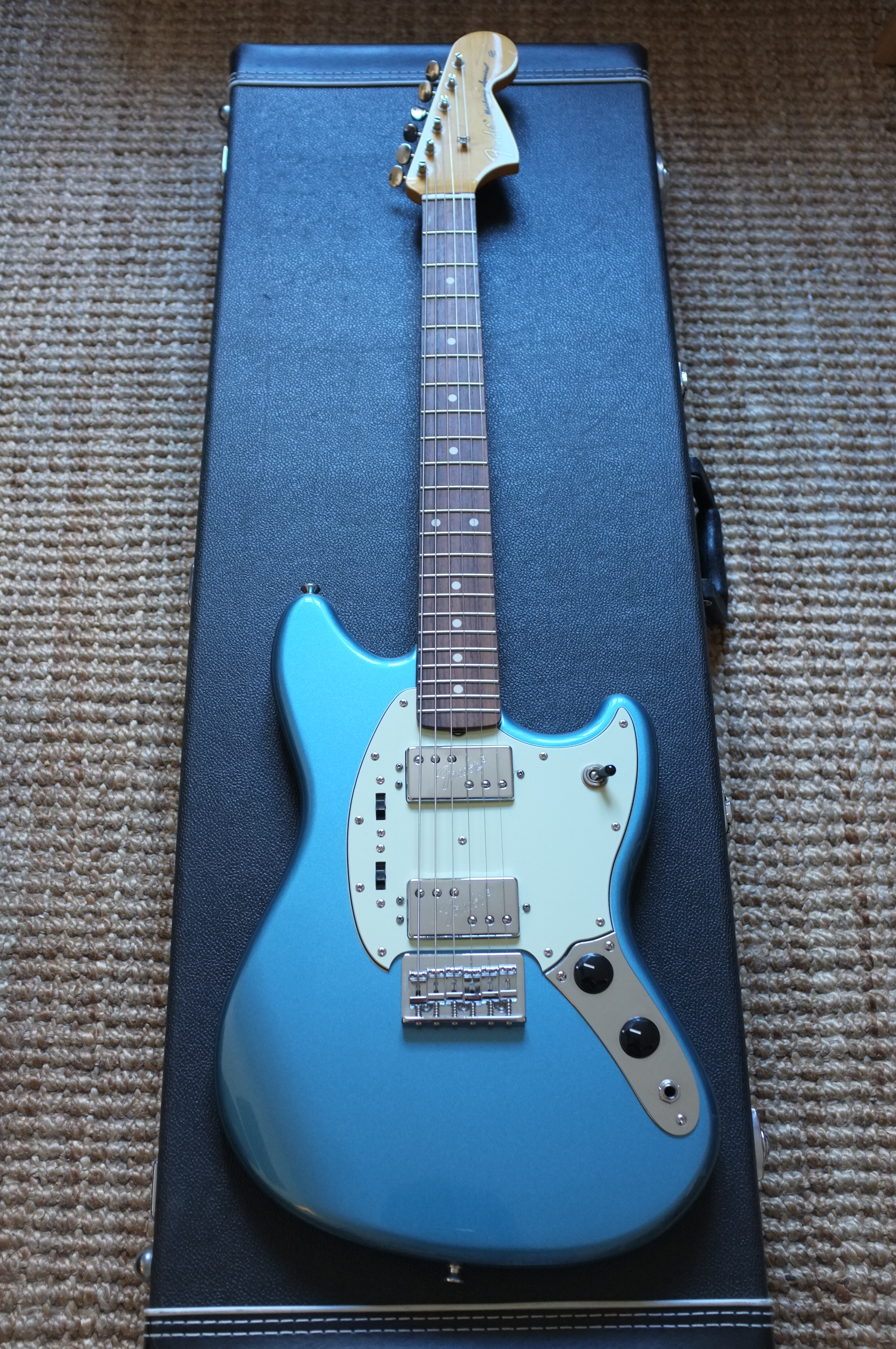 Photo Fender Pawn Shop Mustang Special Fender Pawn Shop Mustang Special Lake Placid Blue 6046