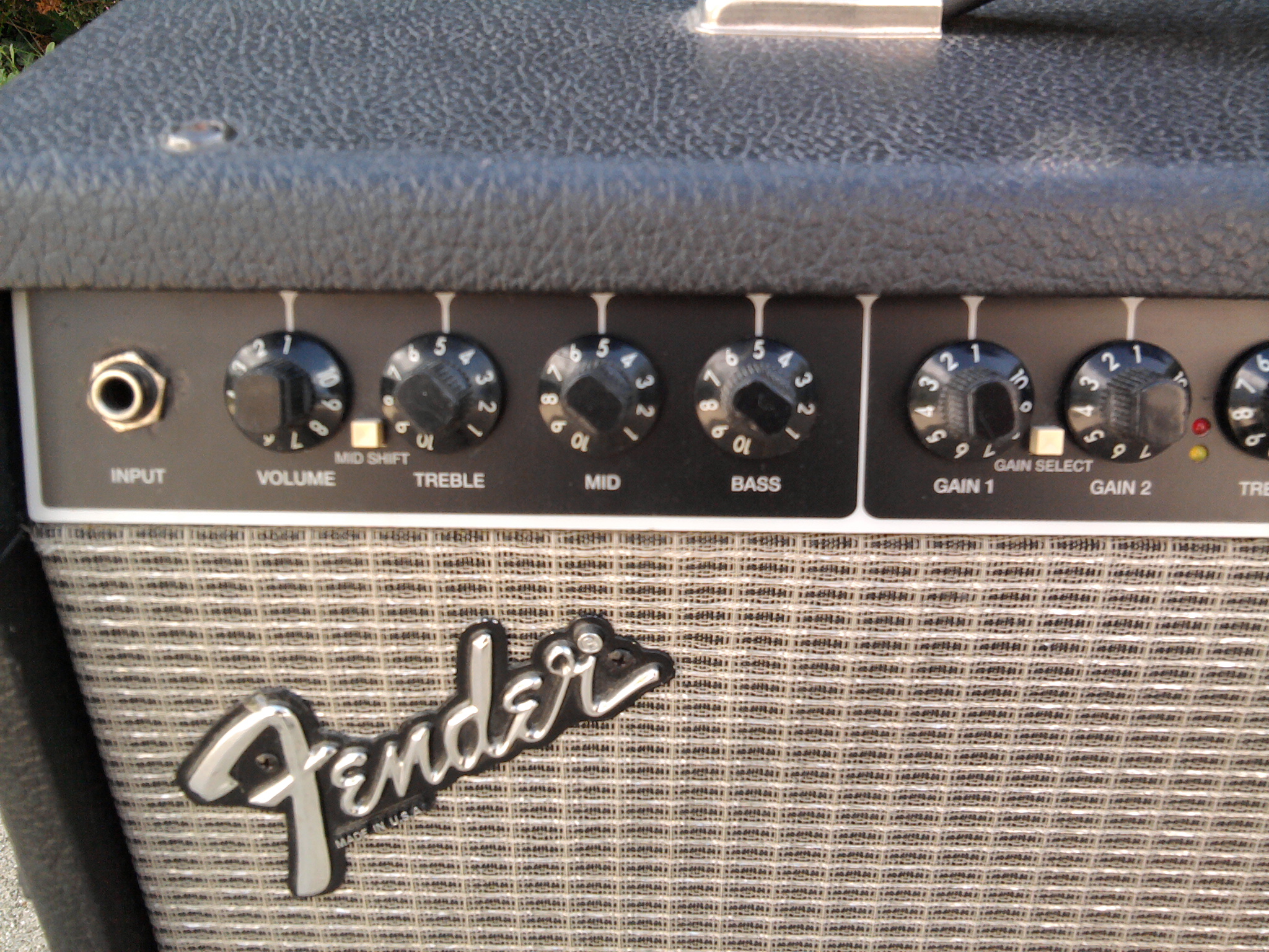 PERFORMER 1000 Fender Performer 1000 Audiofanzine
