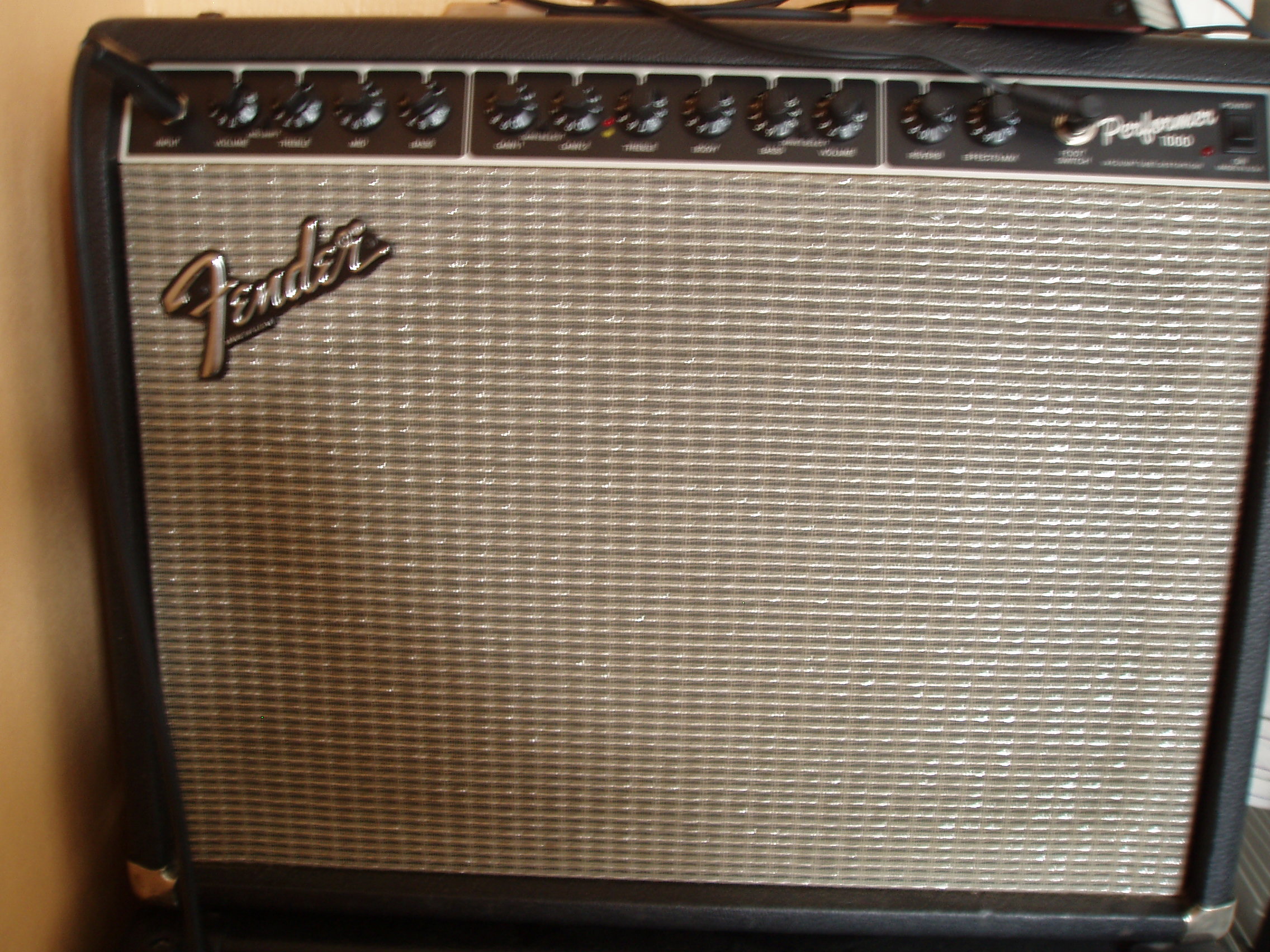 Fender Performer 1000 image (227853) Audiofanzine