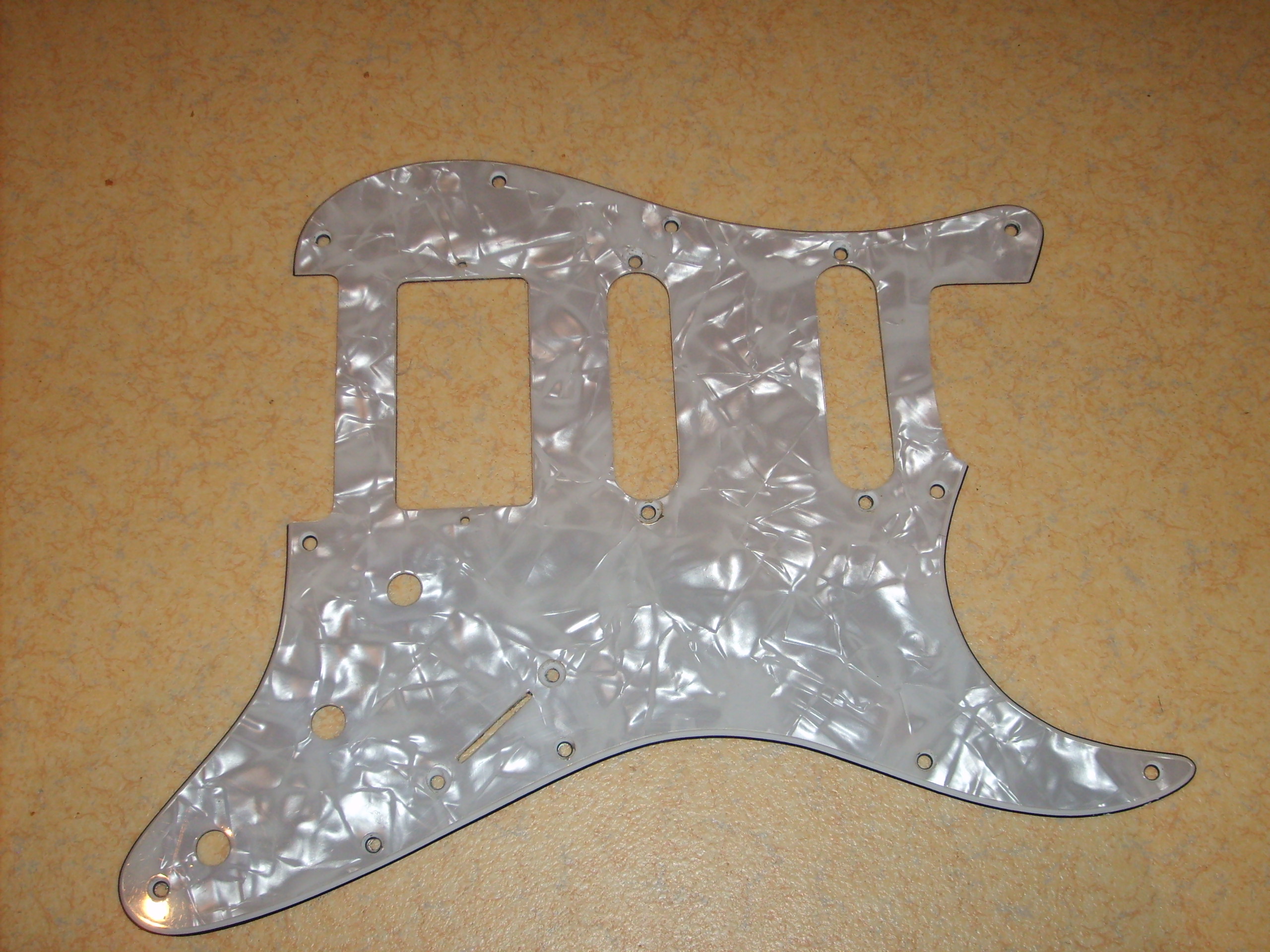 Fender Pickguard Stratocaster HSS image (595452) Audiofanzine