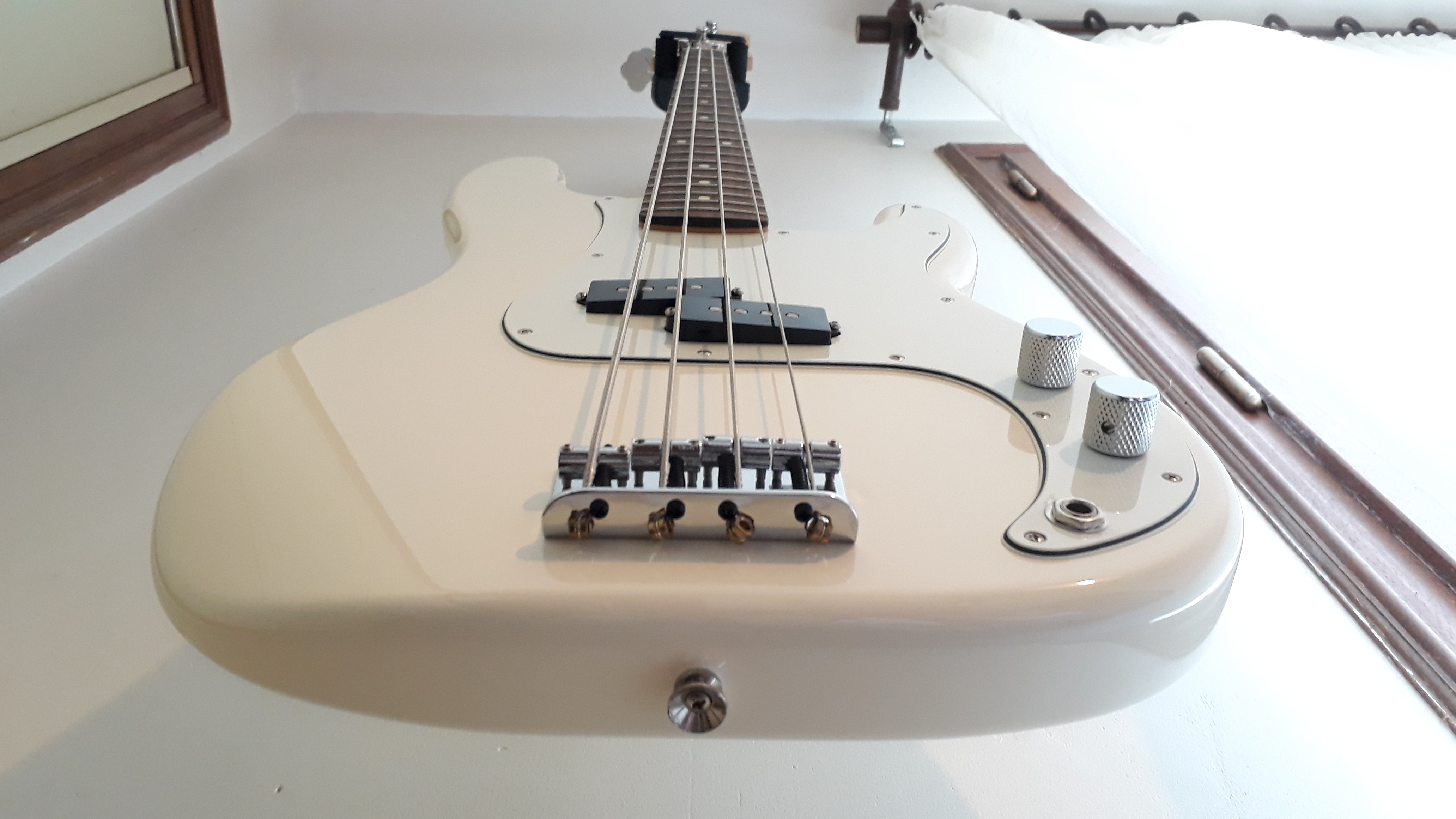 fender-player-precision-bass-2610467.jpg