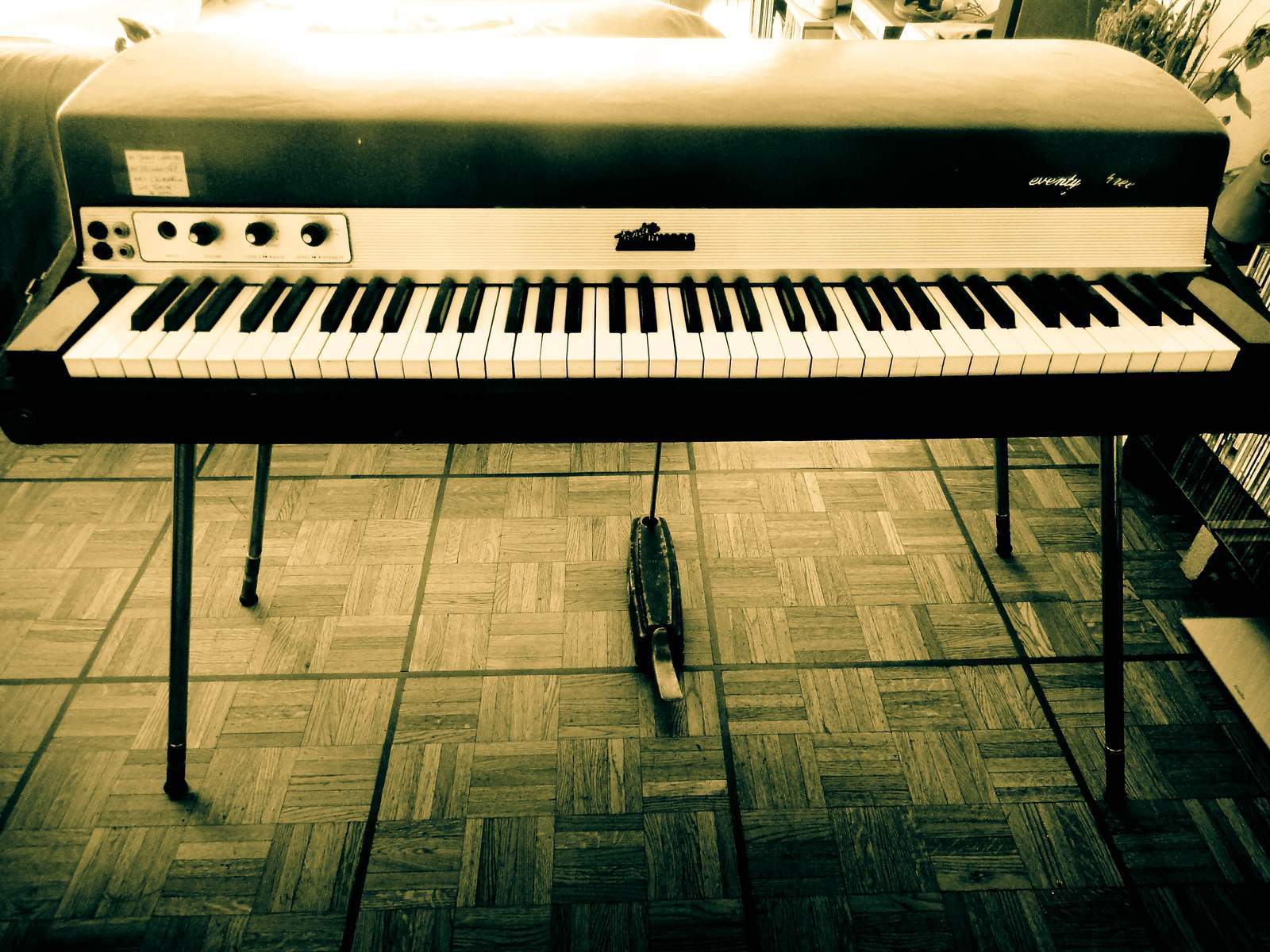 Fender Rhodes Mark I Stage Piano image (175968) Audiofanzine