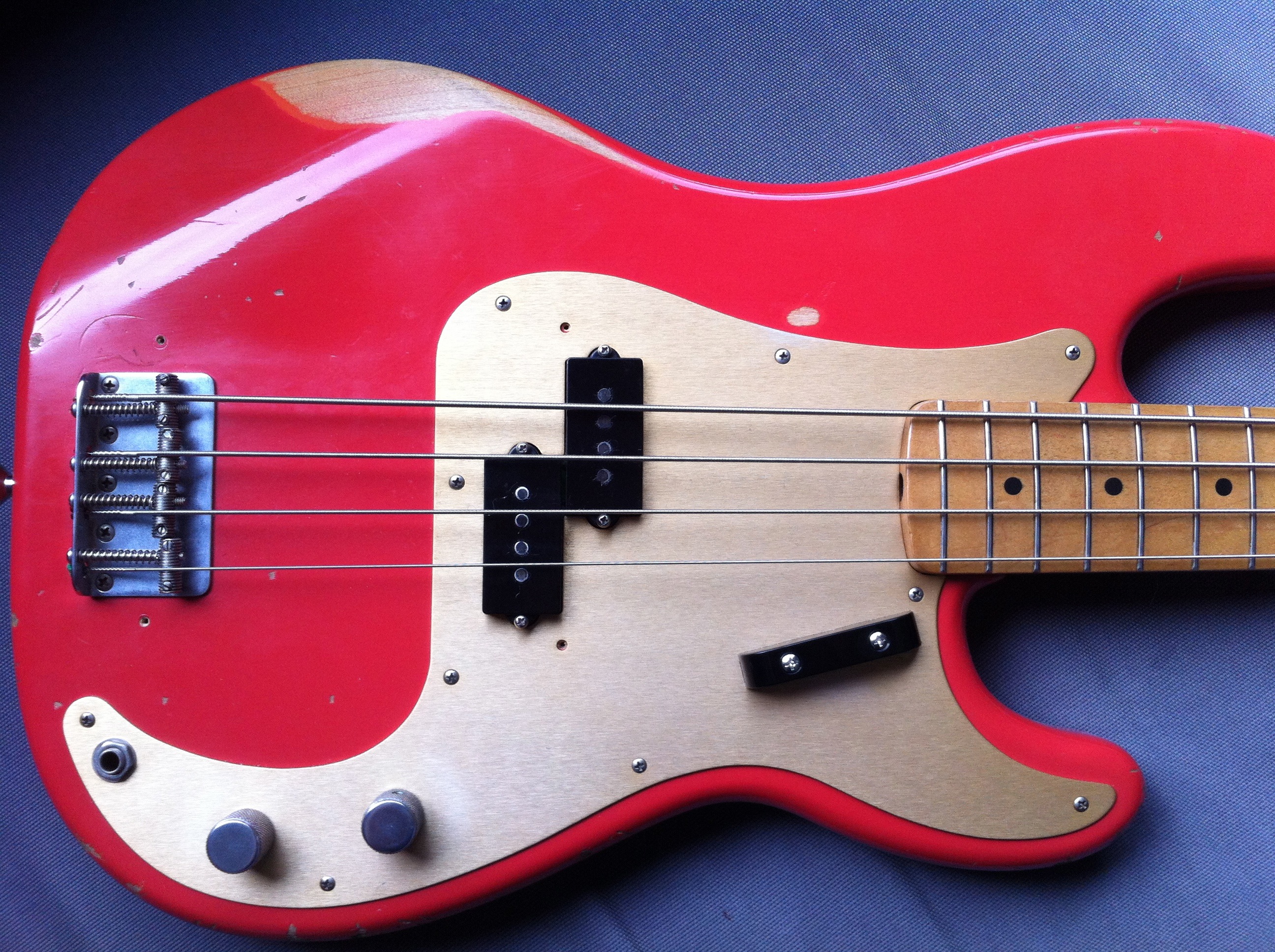 Road worn. Вишневый Precision Bass. Westminster Precision Bass.