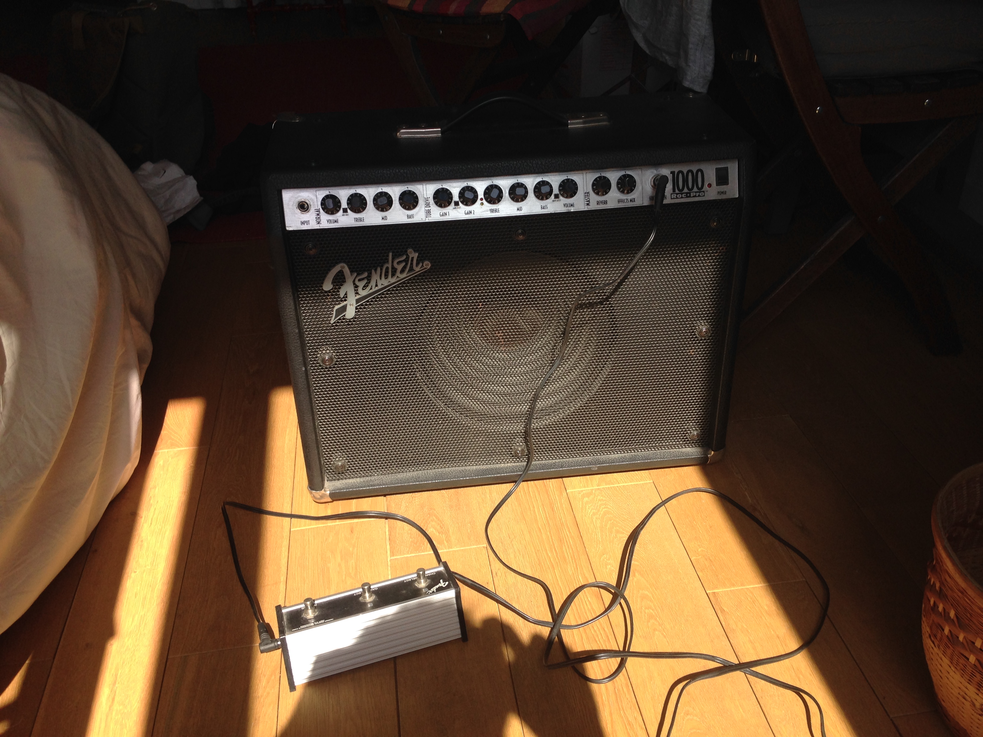 Fender Roc Pro 1000 image (1838951) Audiofanzine
