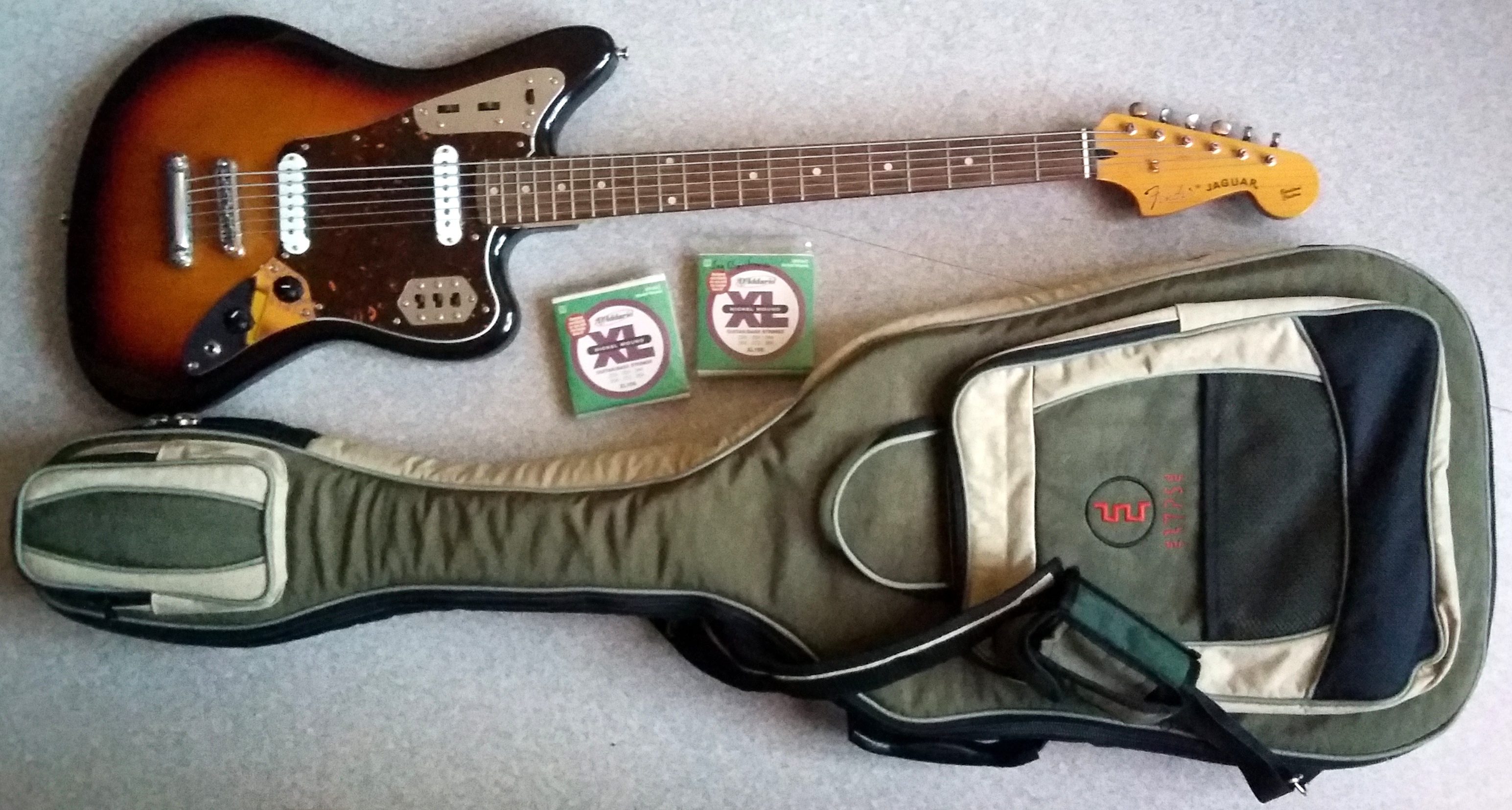 Photo Fender Special Edition Jaguar Baritone Custom Fender Special