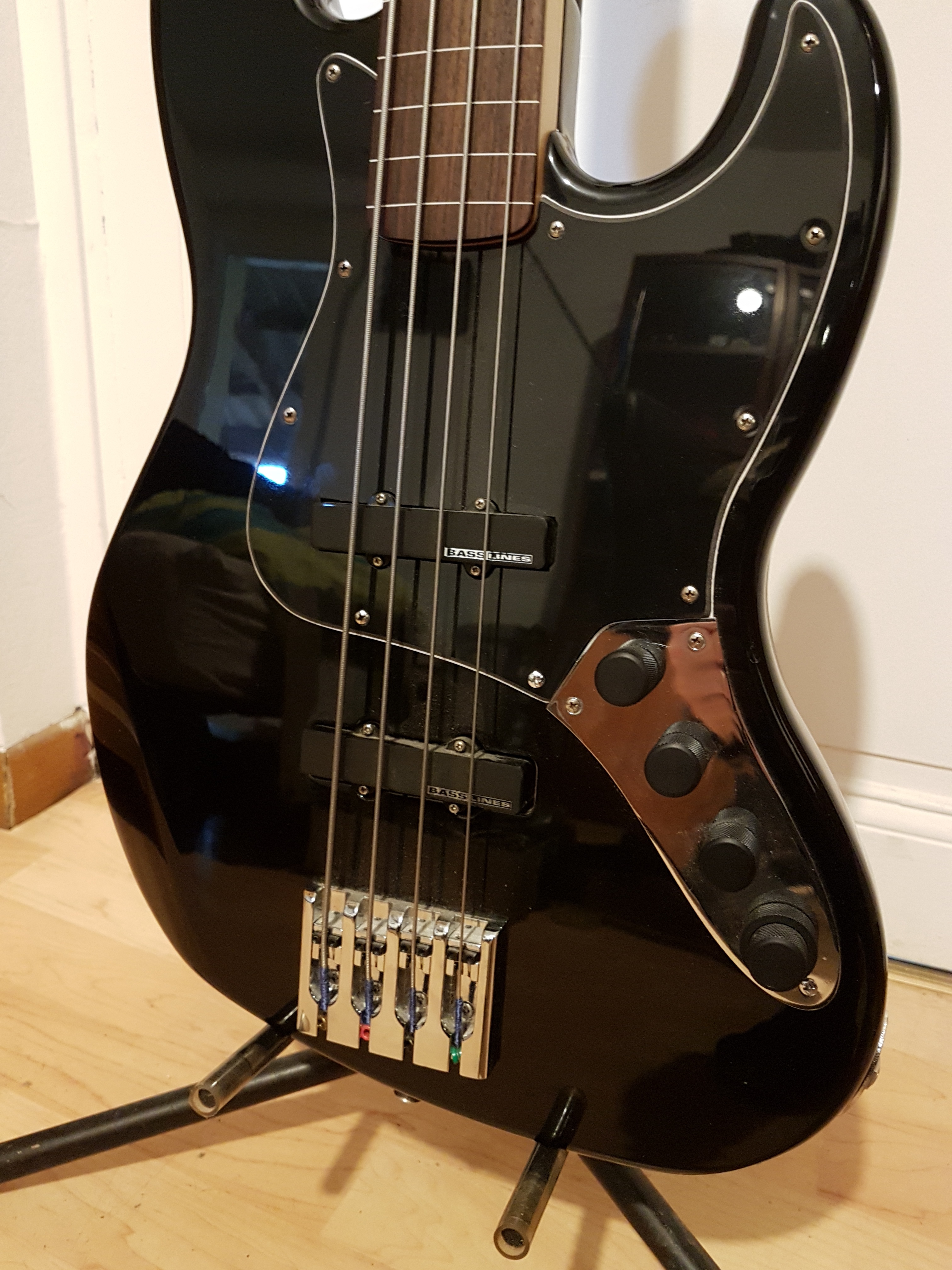 Standard Jazz Bass Fretless [2006 2008] Fender Audiofanzine