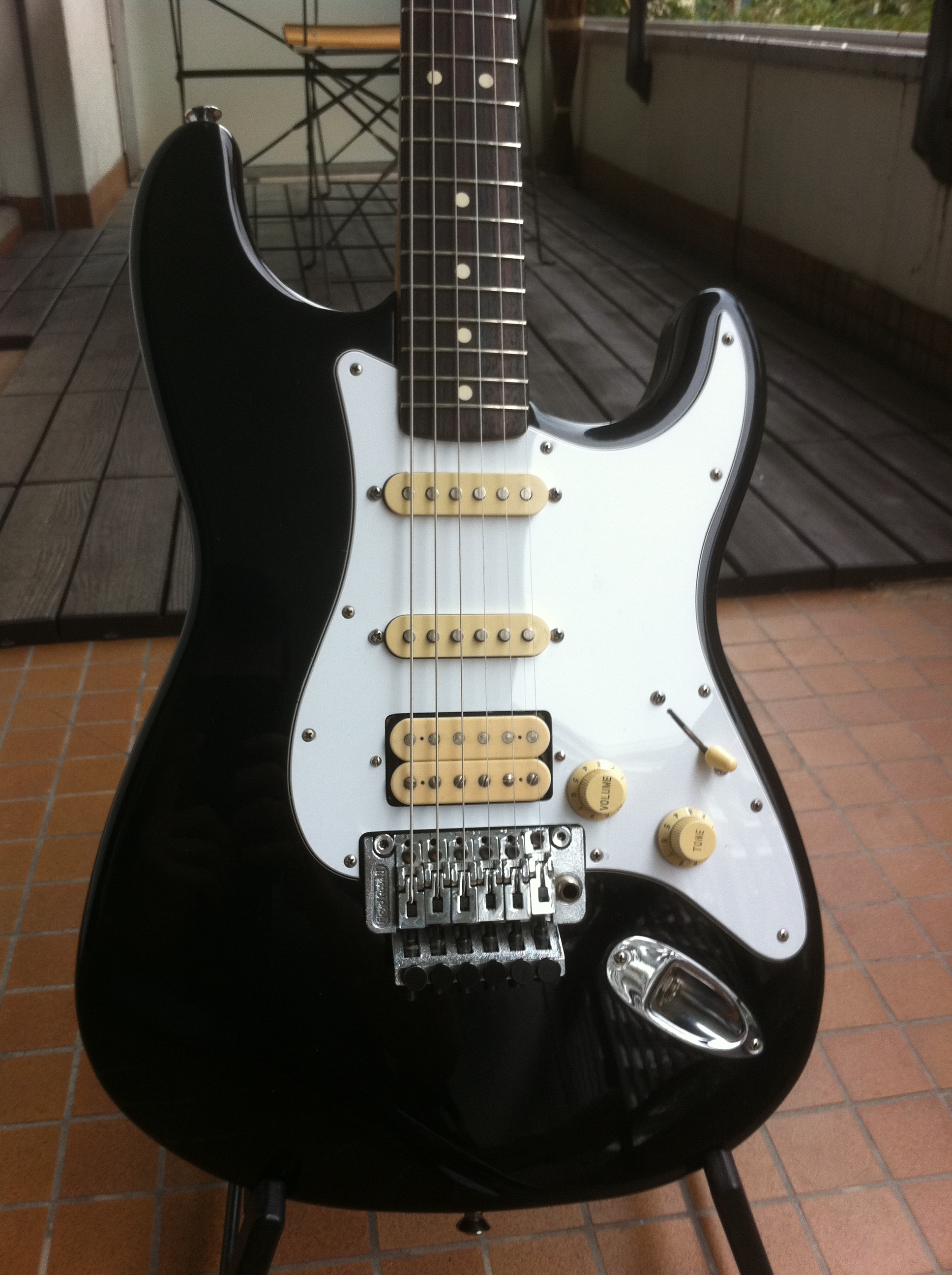 Photo Fender Standard Strat HSS with Locking Tremolo [20092014